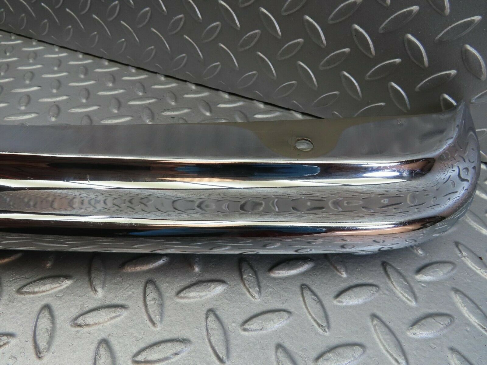 10617 Mercedes-Benz W108 Front Left Upper Bumper Corner