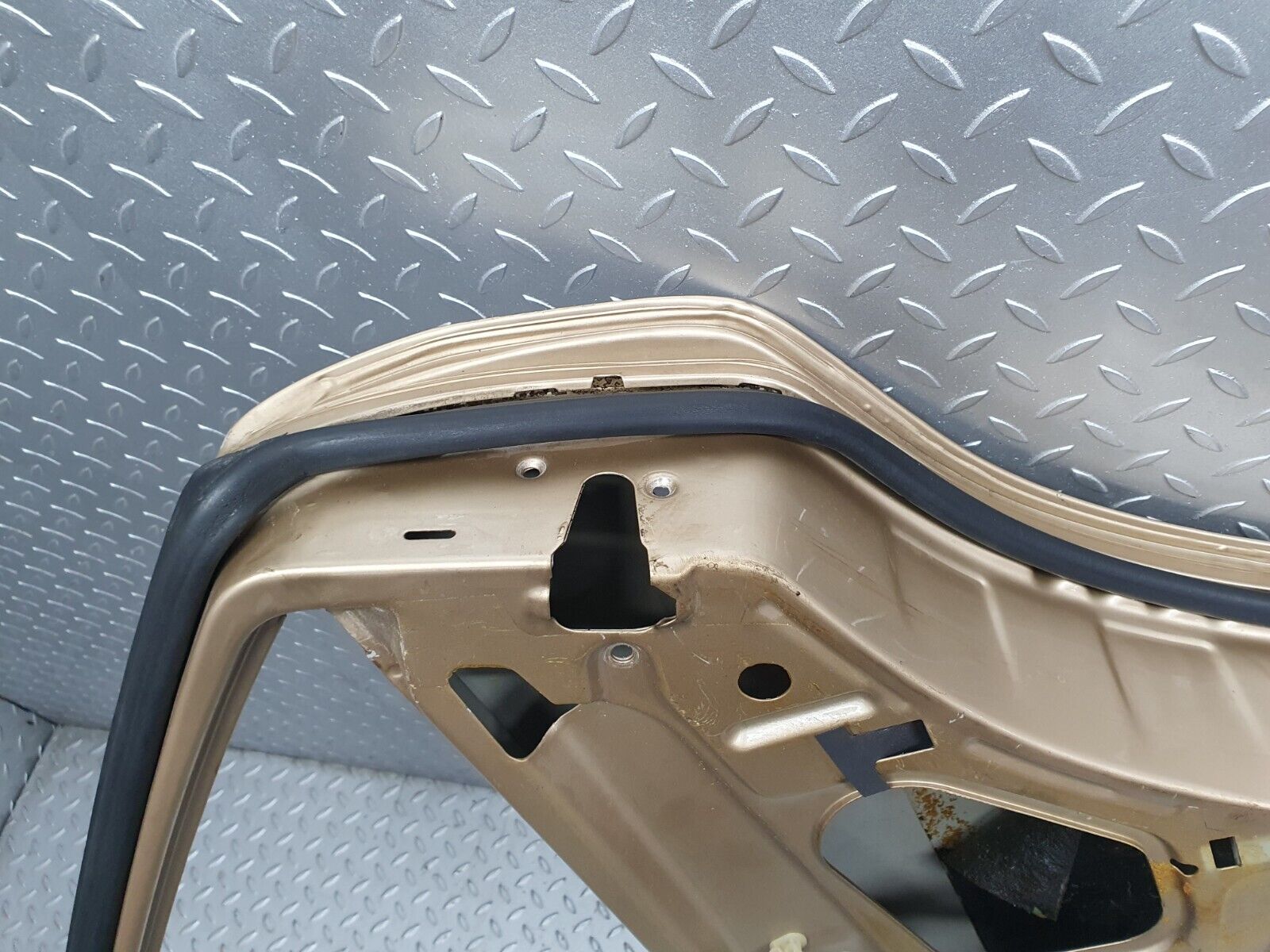 41369 Mercedes-Benz W124 200E Rear Right Door