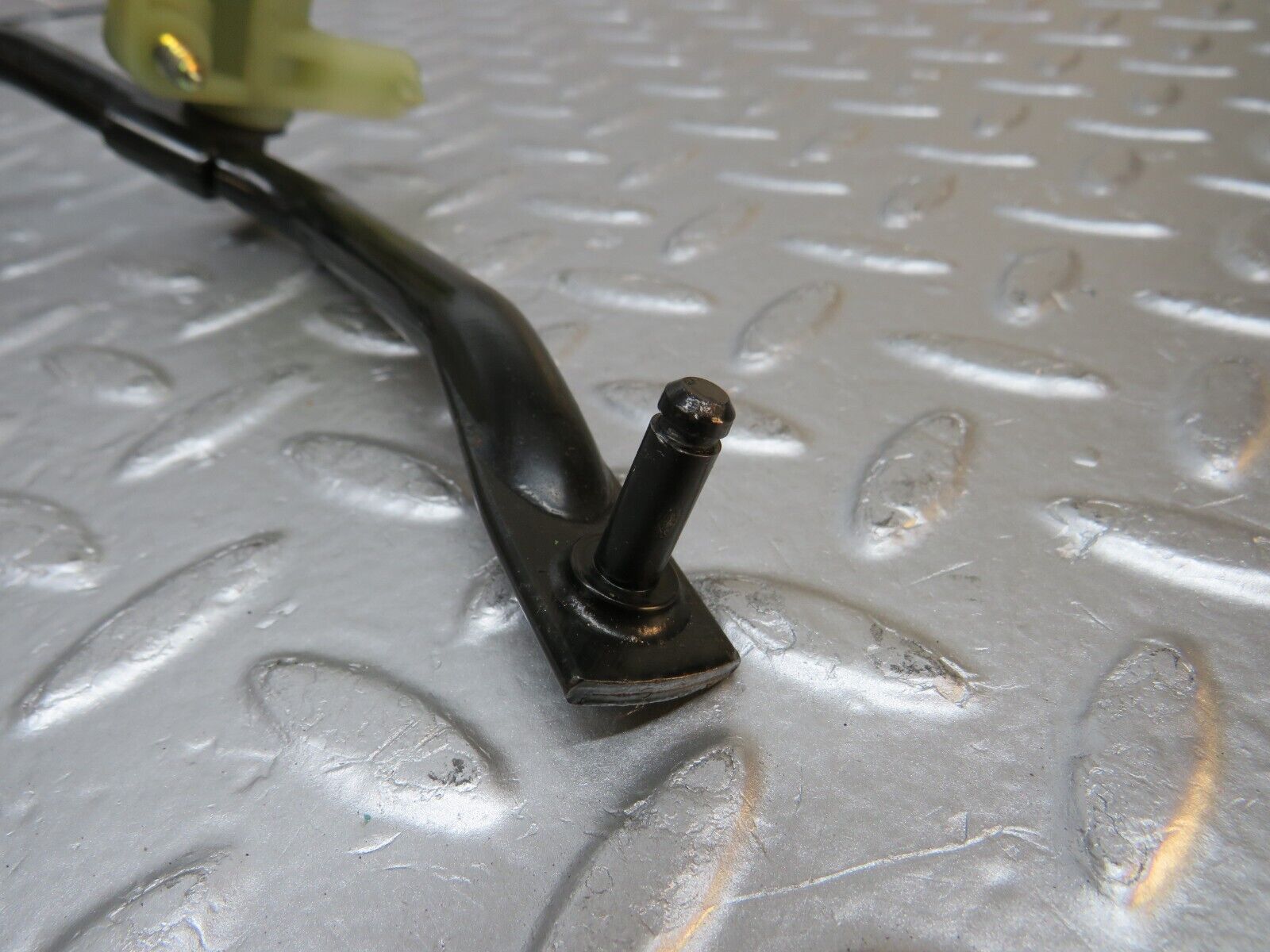 30637 Mercedes-Benz W201 190E 2.0L Accelerator Pedal Linkage 2013010118