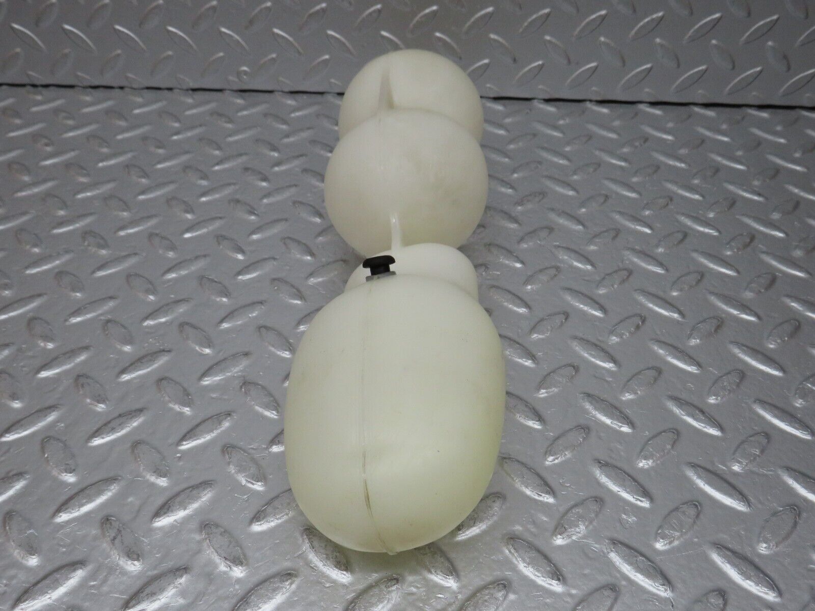 32427 Mercedes-Benz S124 300TE Wagon Vacuum Reservoir Tank