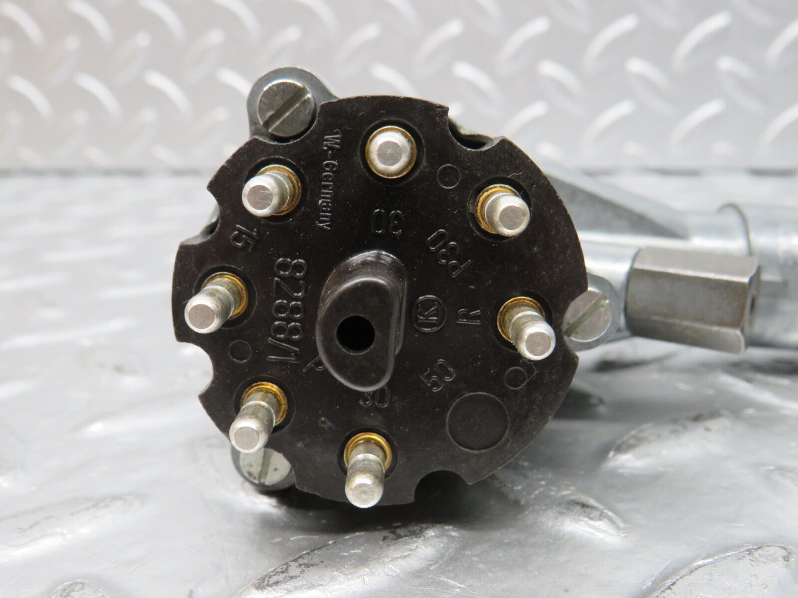 31073 Mercedes-Benz W123 200D Steering Lock Ignition Switch With Key