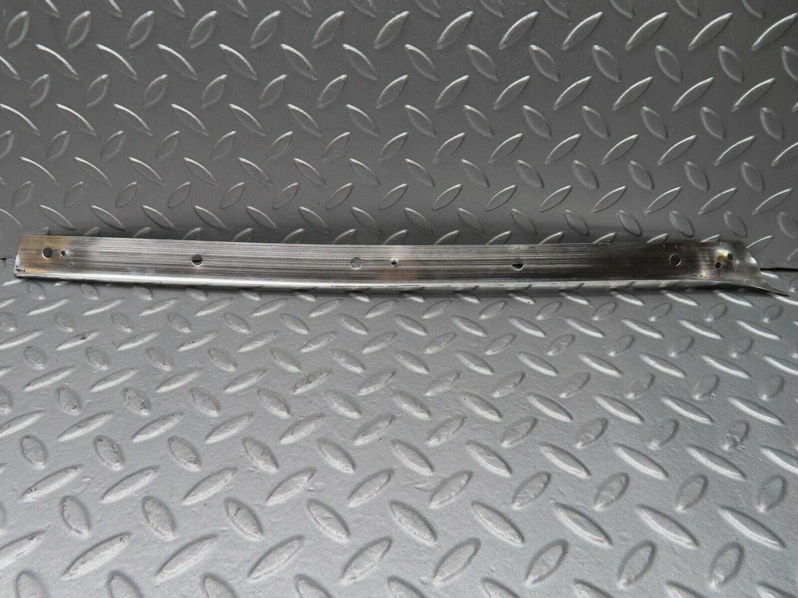14089 Mercedes-Benz C107 280SLC Roof Chrome Moulding Trim Right Side