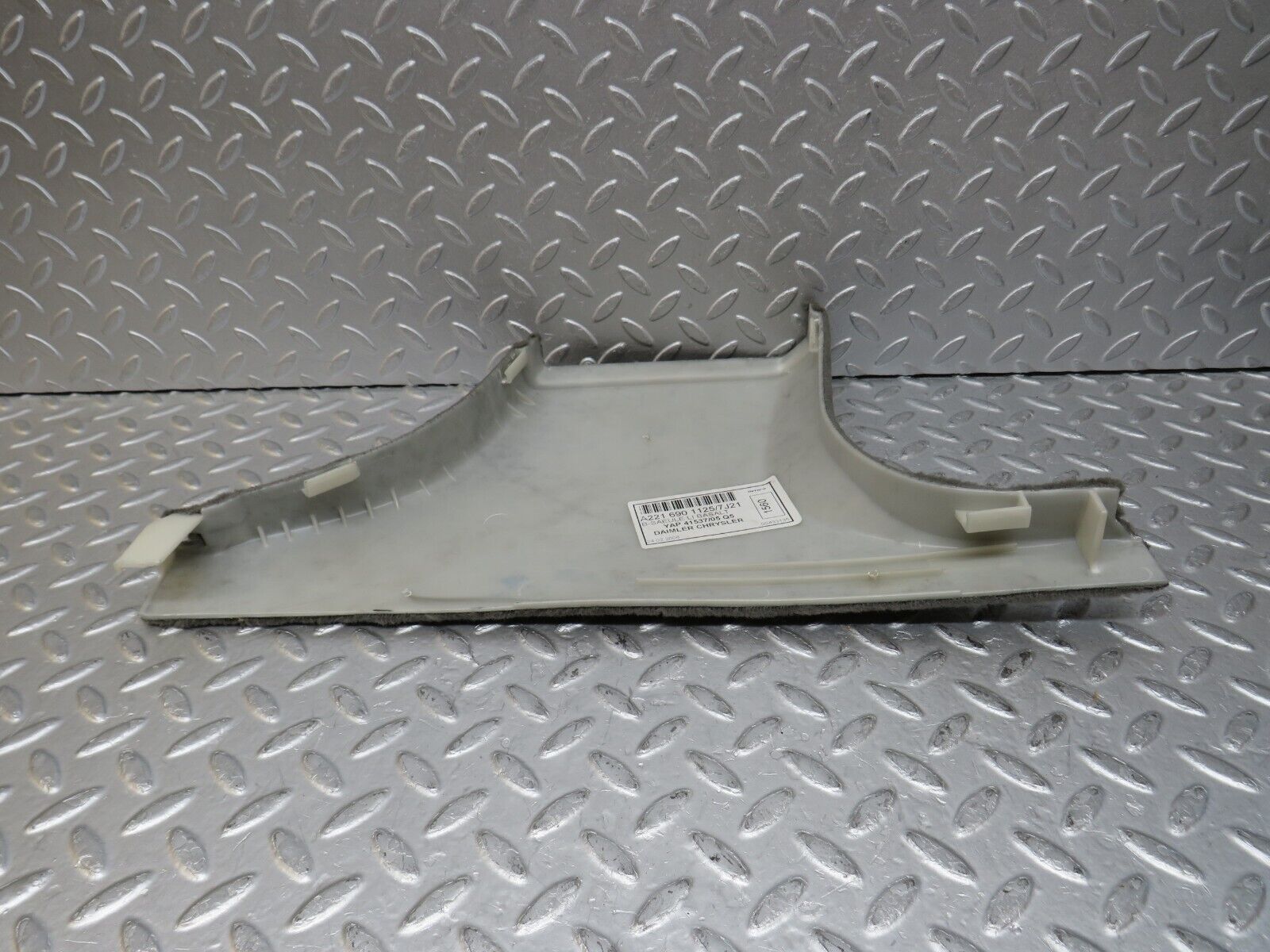 35202 Mercedes-Benz W221 B Pillar Lower Cover Left Side Grey 2216901125