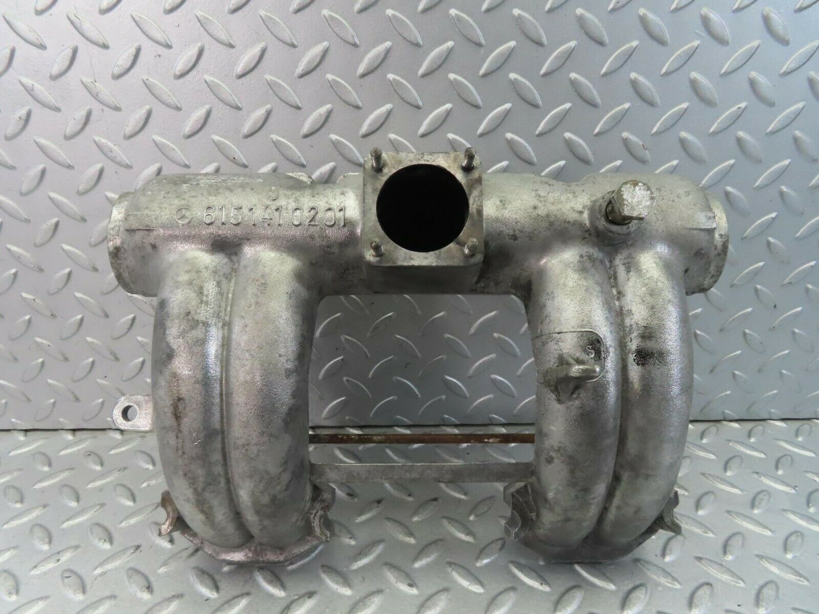 8680 Mercedes-Benz W115 Intake Manifold 6151410201