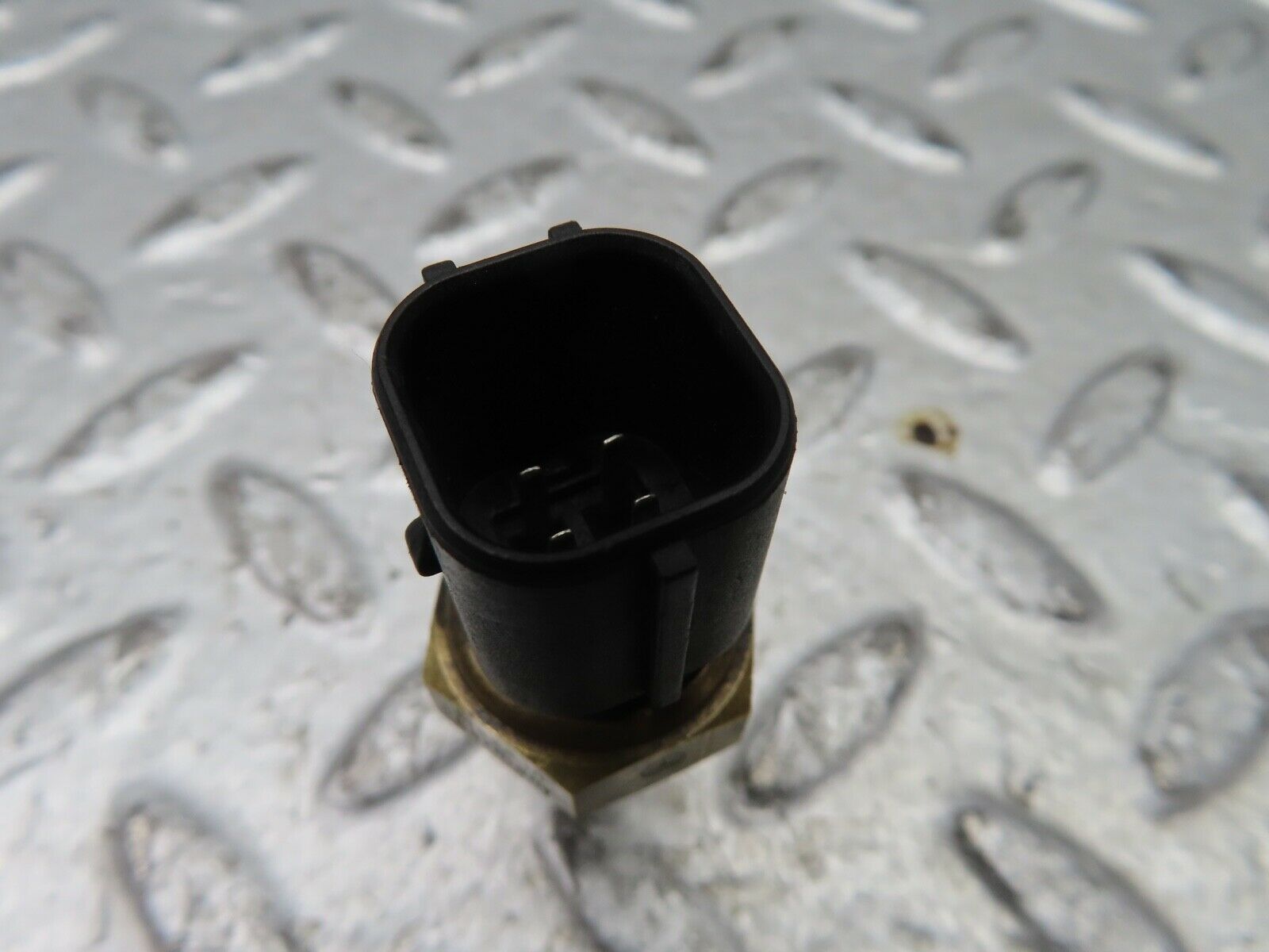 19679 Mercedes-Benz C140 CL420 Coupe Coolant Temperature Sensor 0115425117