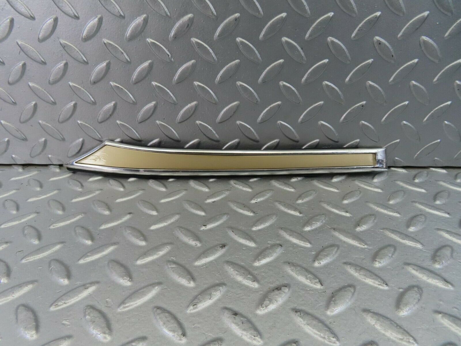 10861 Mercedes-Benz W123 230E C Pillar Exterior Trim Right 1236981097