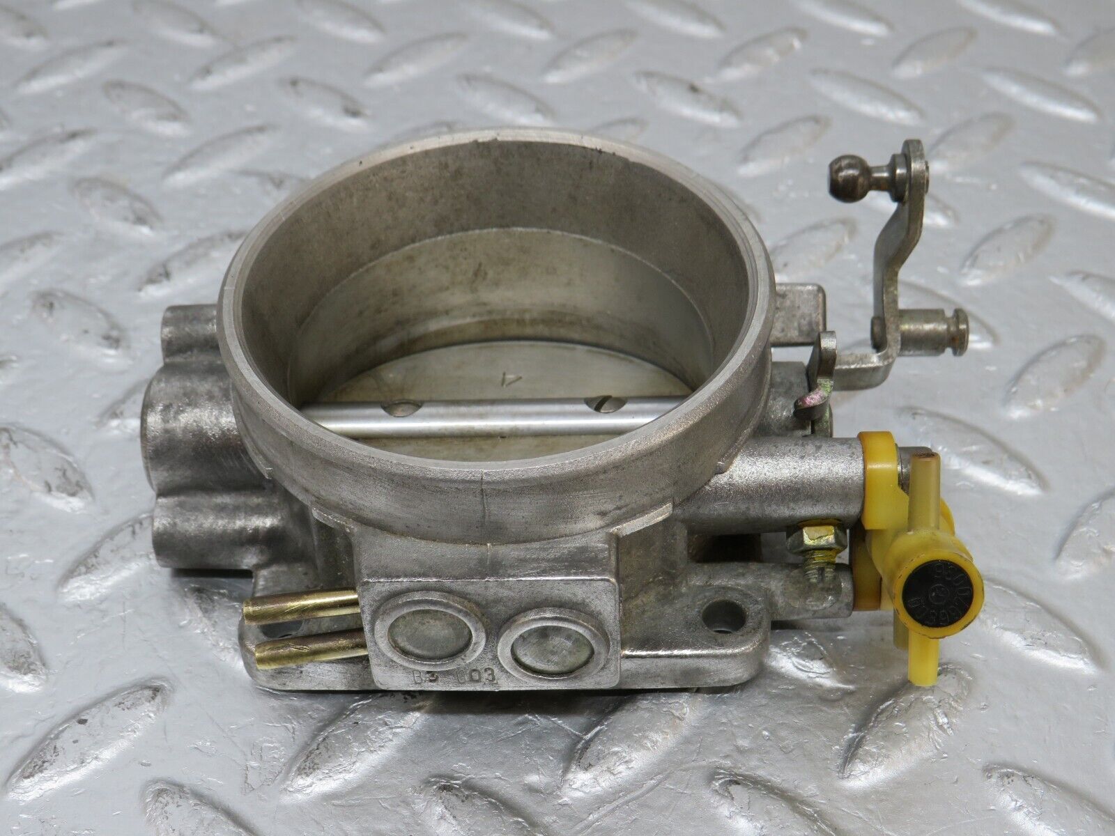 34521 Mercedes-Benz C126 380SEC Coupe Throttle Body Valve 0039970036