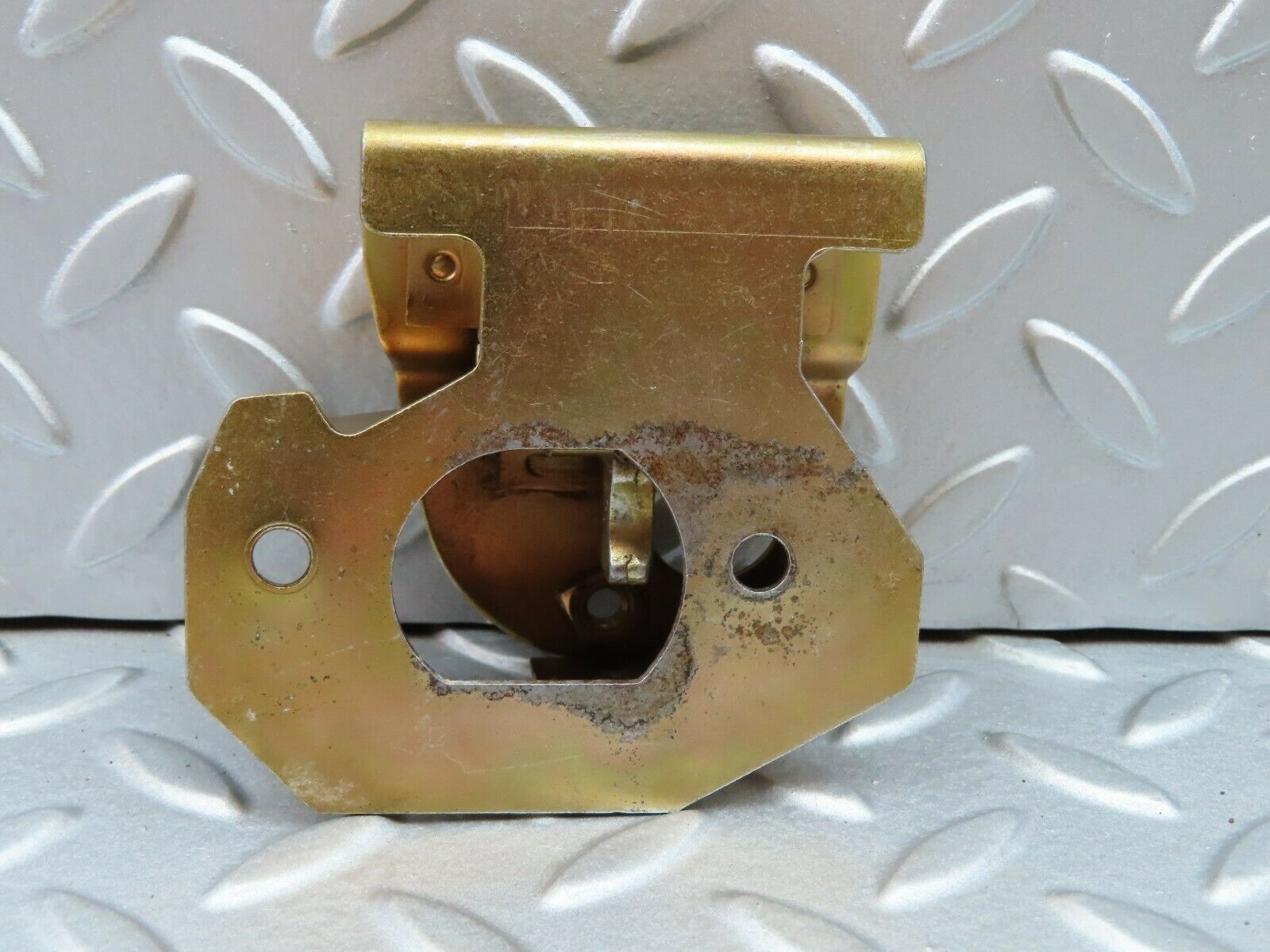 5805 Mercedes-Benz W123 200 Boot Lid Lock Trunk Lock