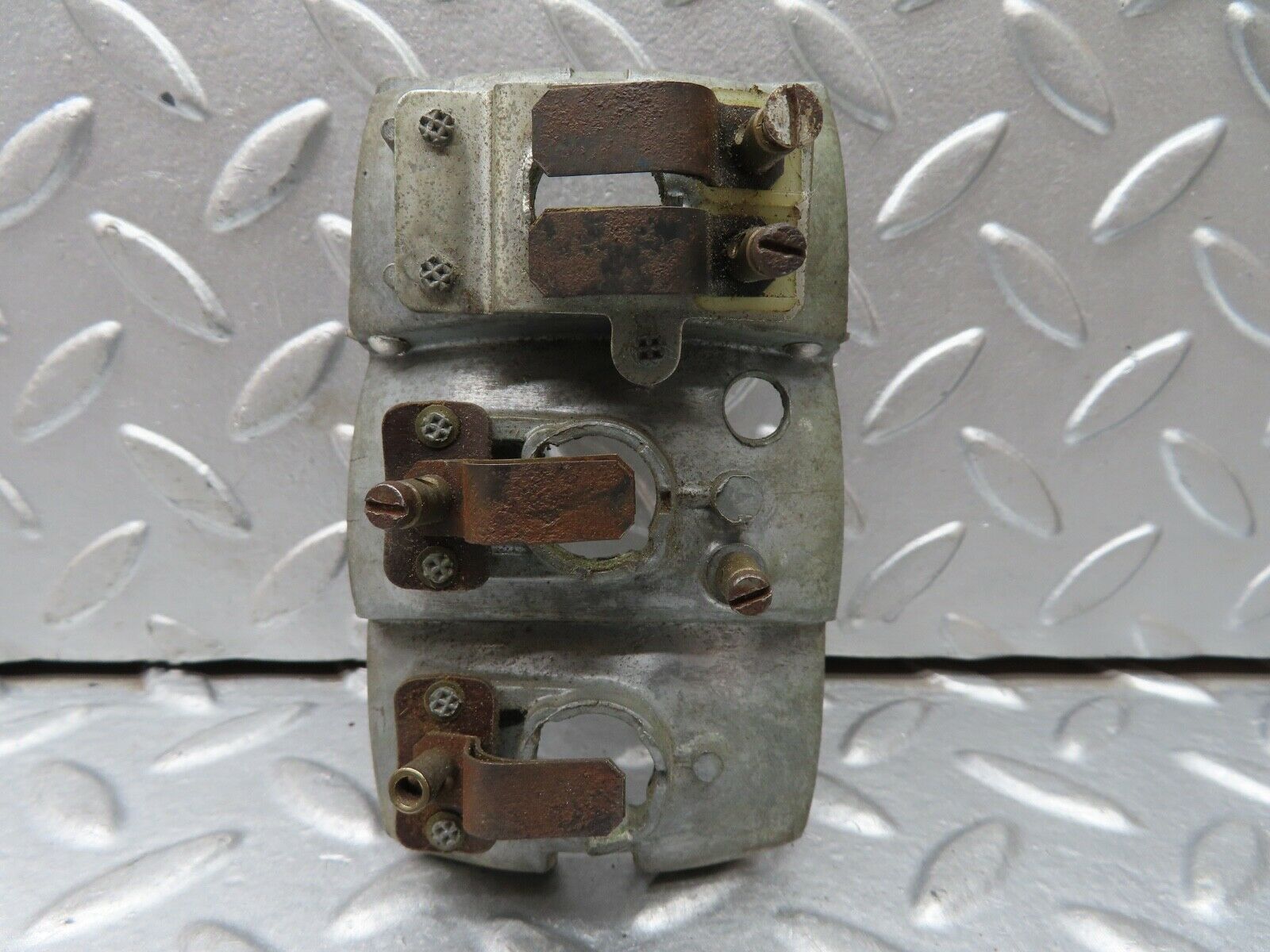 18672 Mercedes-Benz W120 W121 Ponton Tail Light Bulb Holder K13260