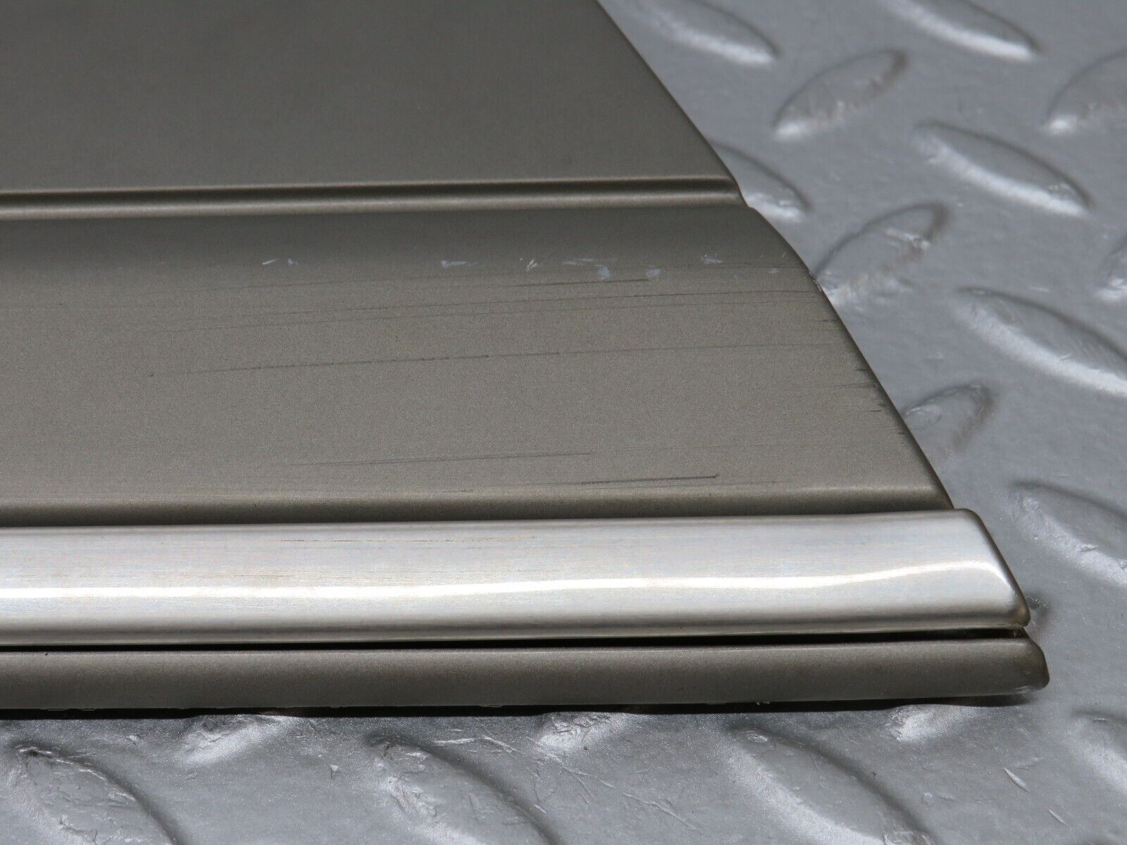 35965 Mercedes-Benz W126 420SE Rear Right Door Moulding Trim 1266904040