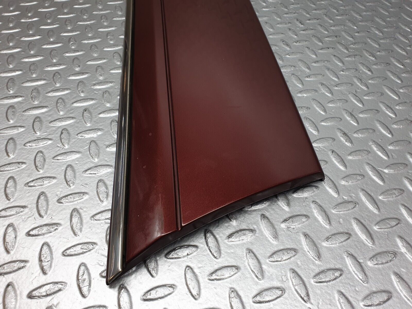 40940 Mercedes-Benz W126 300SE Rear Right Door Moulding Trim 1266904040