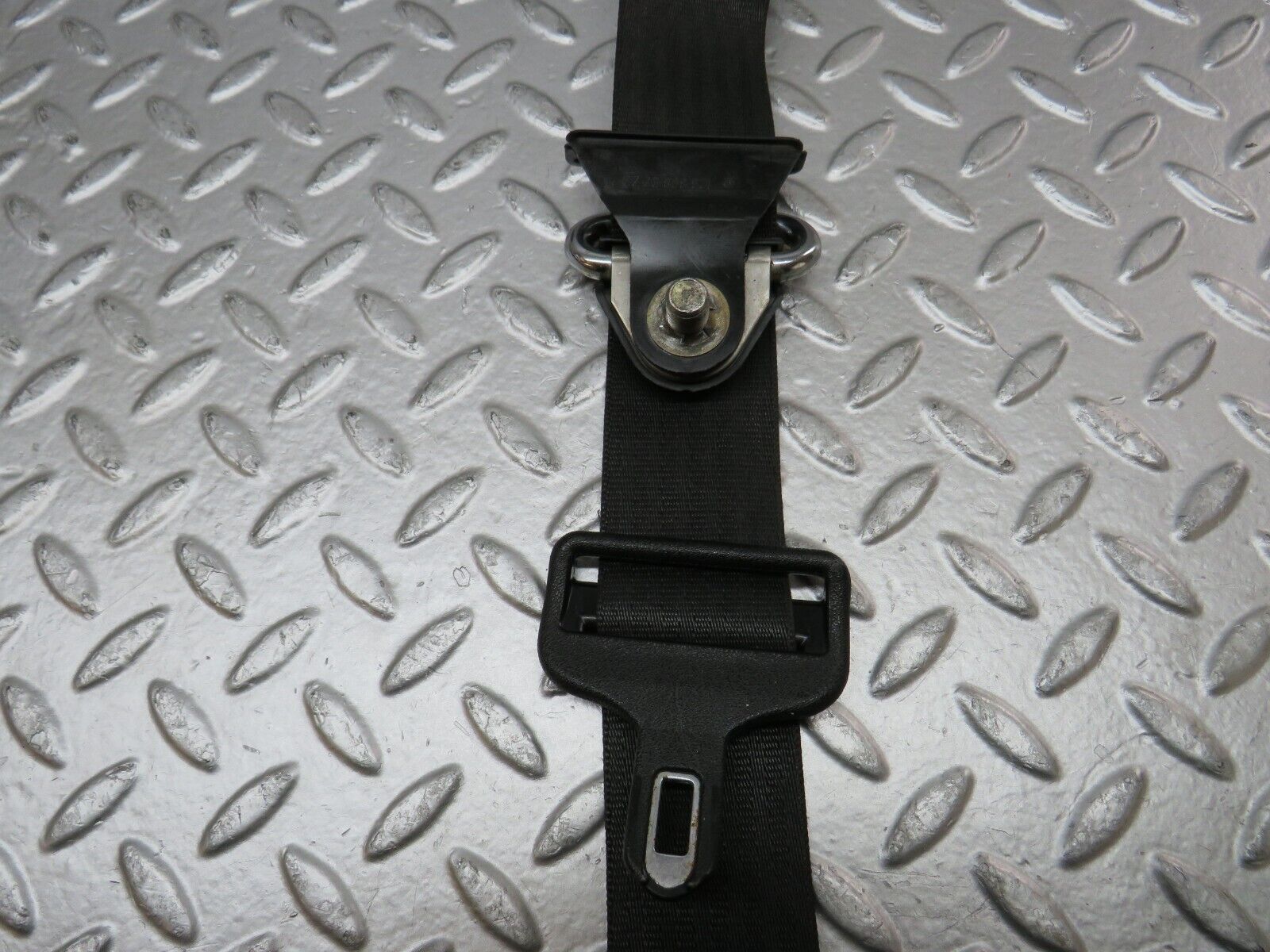 26980 Mercedes-Benz W123 240D Front Left Seat Belt 1238604786