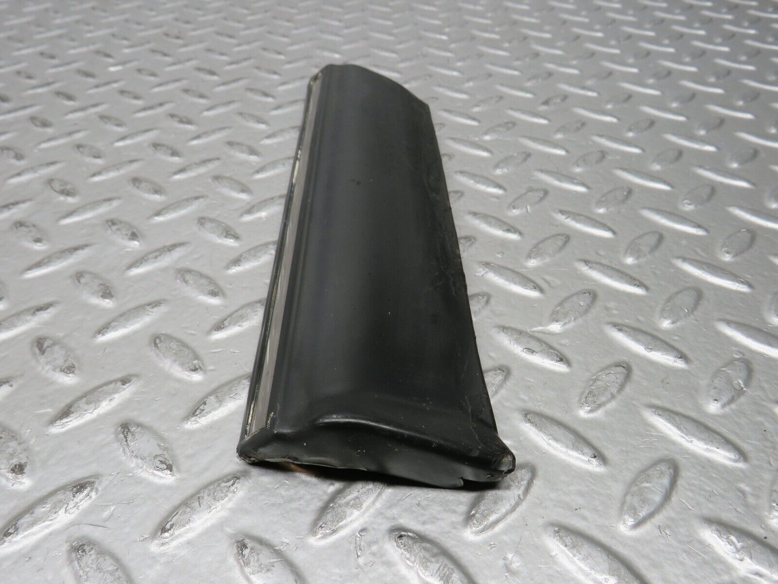 28617 Mercedes-Benz W123 280E Front Right Fender Wing Lower Moulding Trim