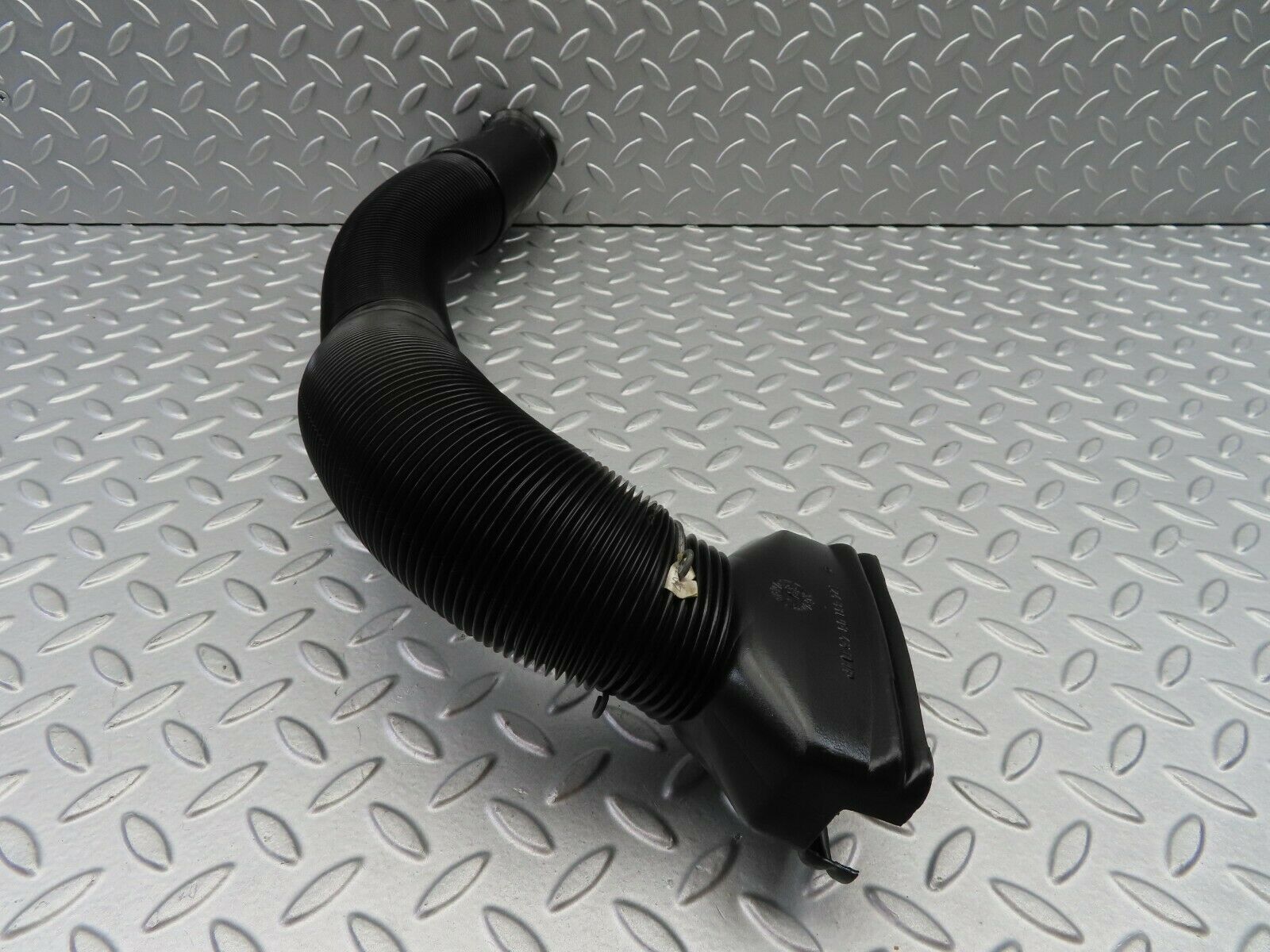 6644 Mercedes-Benz S124 E220 Wagon Air Duct Pipe Hose 1248310846