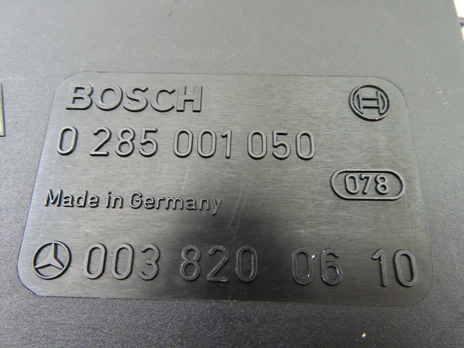 7656 Mercedes-Benz S123 230TE Wagon Crash Sensor Bosch 0038200610