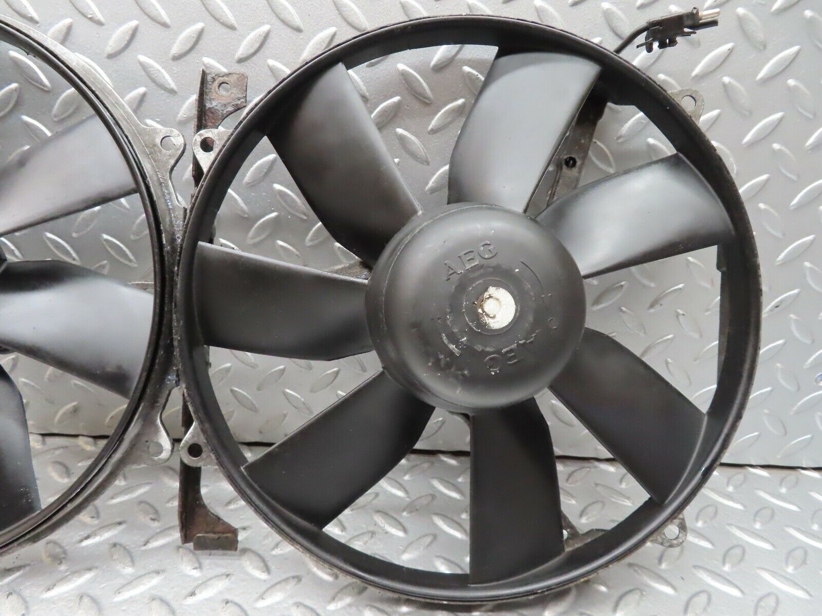19636 Mercedes-Benz C140 CL420 Coupe Engine Cooling Fan AEG