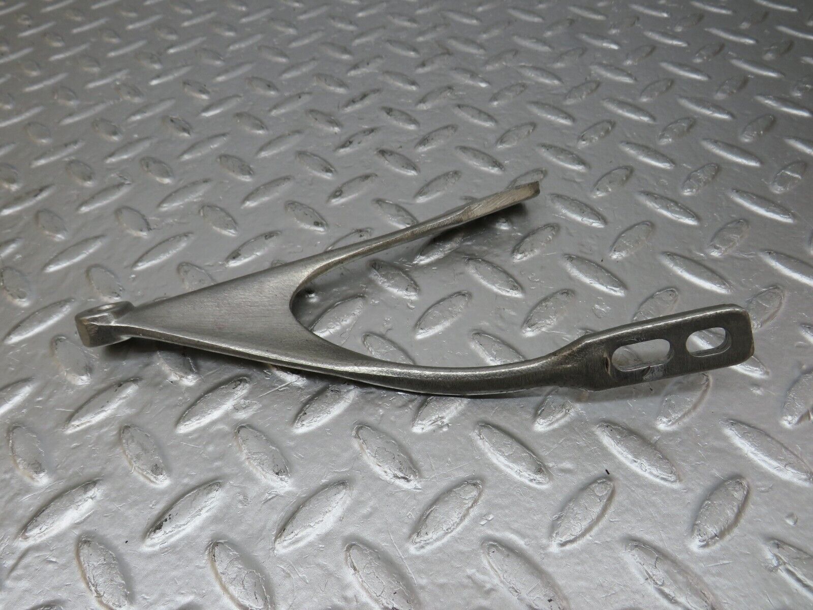 33697 Mercedes-Benz W201 190E 2.0L Steering Column Bracket