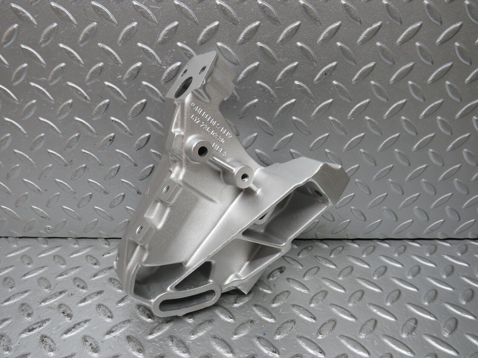 32911 Mercedes-Benz W123 300D Power Steering Pump Bracket 6172360330