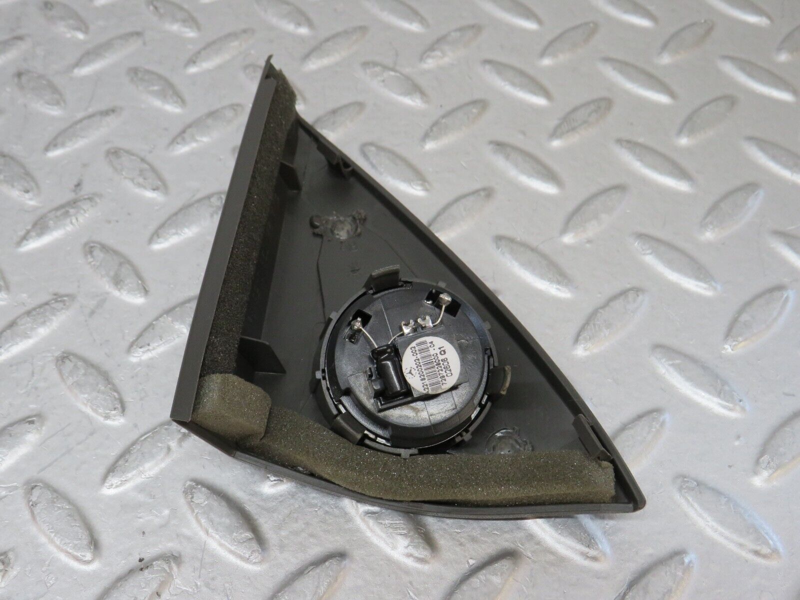 35171 Mercedes-Benz W221 Front Right Door Speaker 2217280456