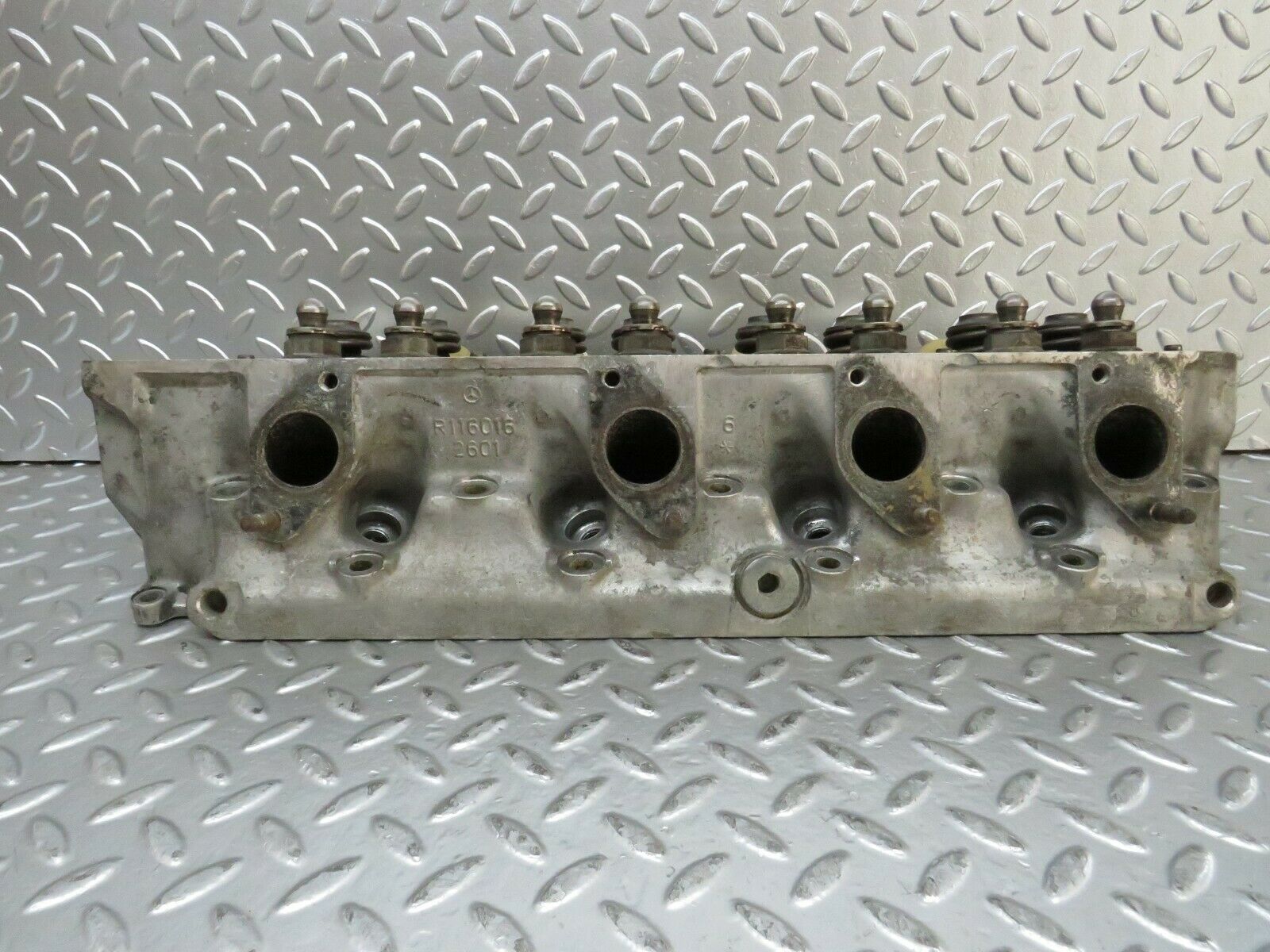 23872 Mercedes-Benz C107 450SLC Coupe Cylinder Head Left 1160162601