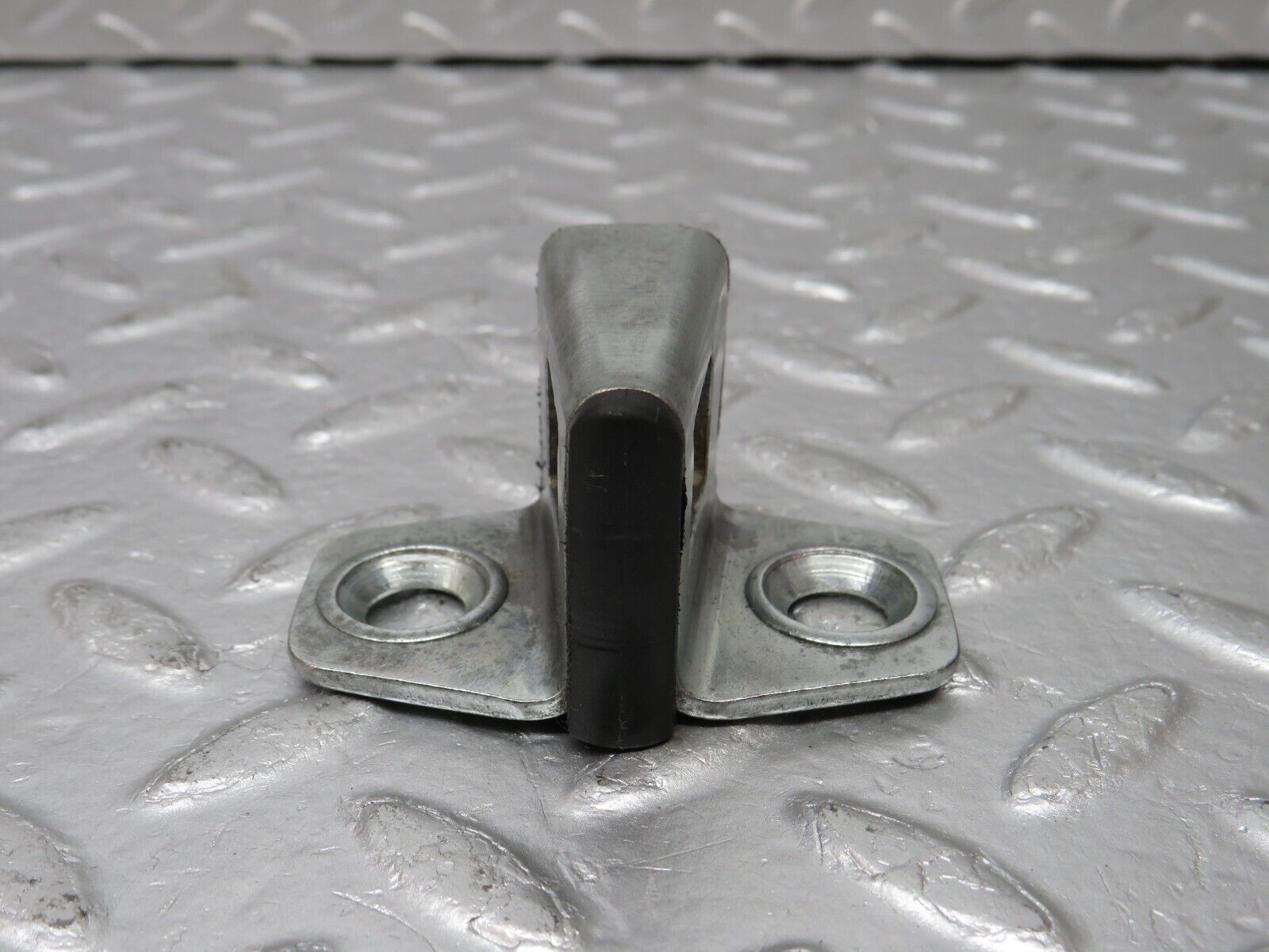 33682 Mercedes-Benz W201 190E 2.0L Door Lock Latch