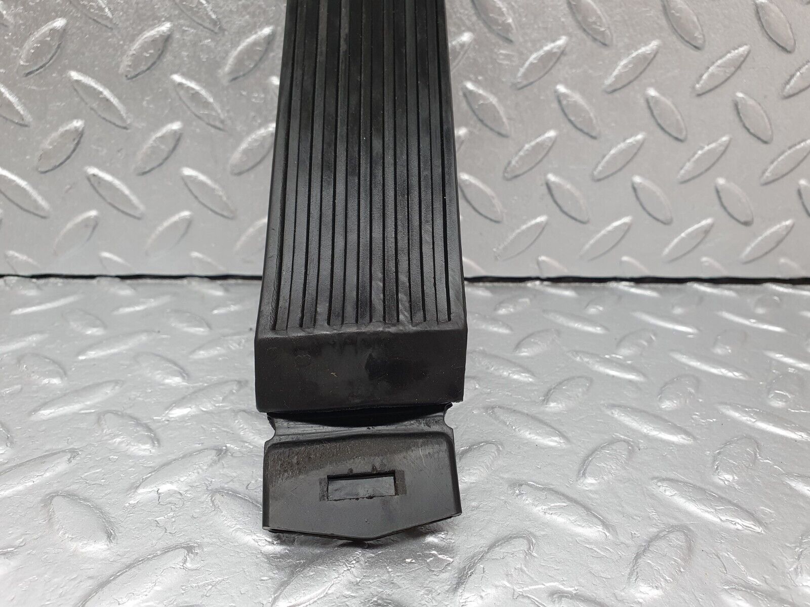41485 Mercedes-Benz W124 200E Accelerator Pedal With Rubber 1263000504 1233010082