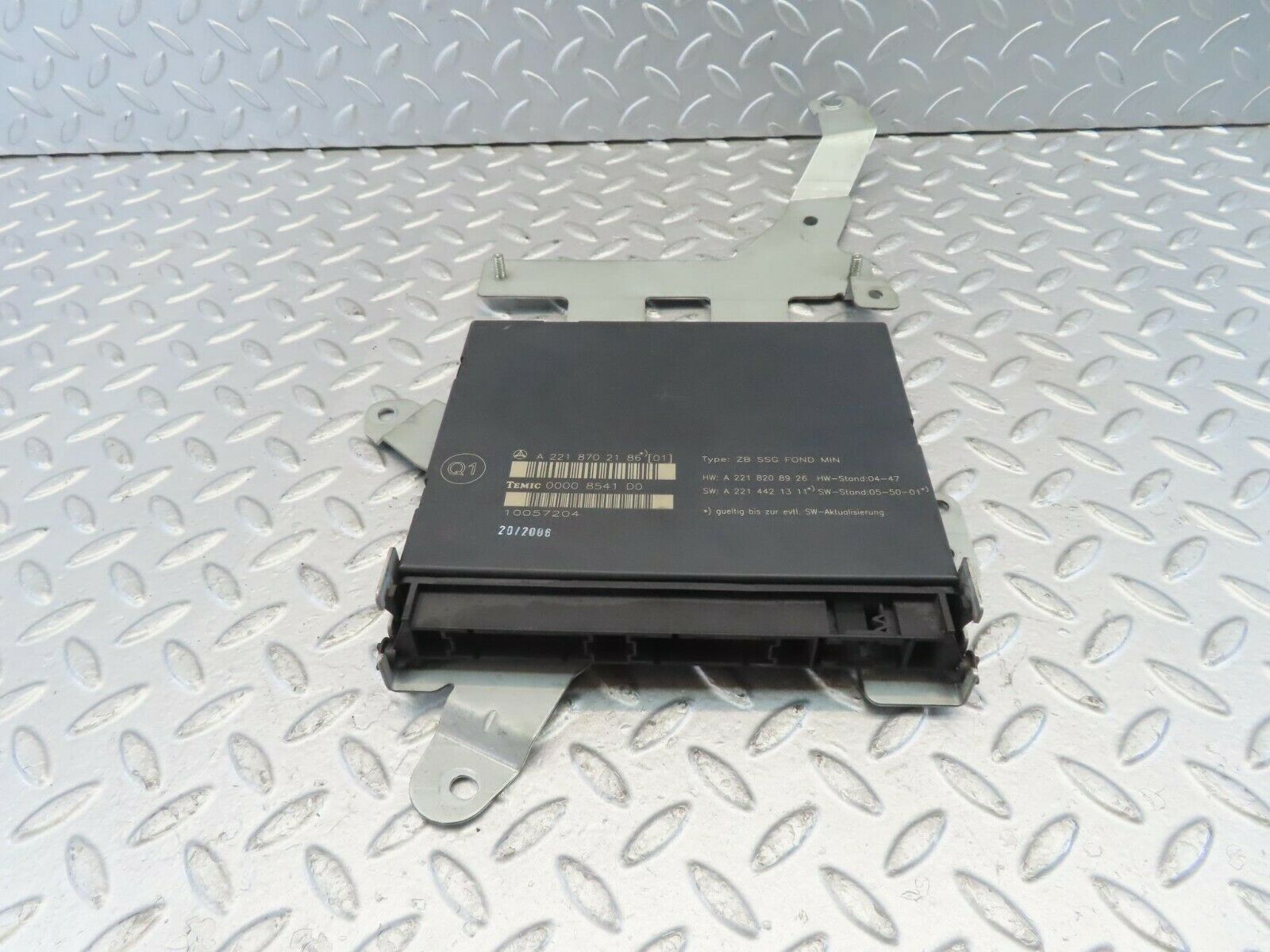 11186 Mercedes-Benz W221 S320 Comfort Control Unit 2218702186