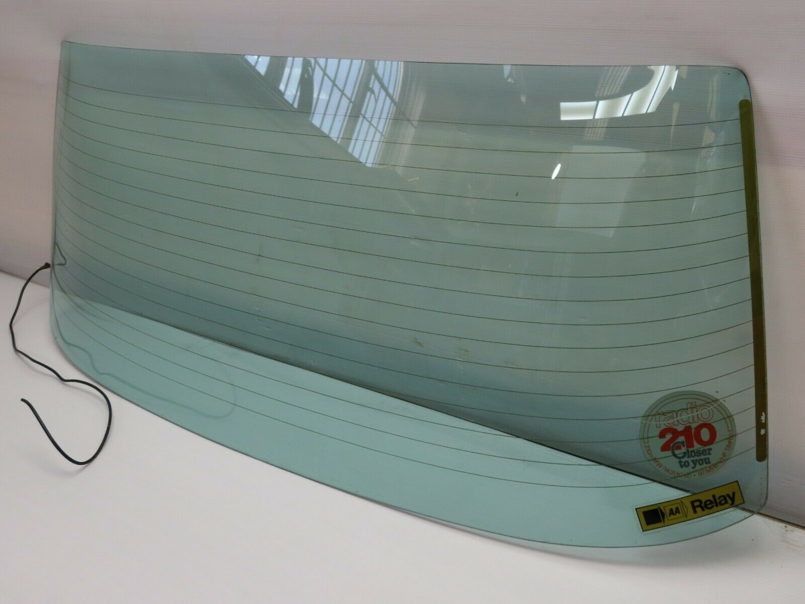 7964 Mercedes-Benz W115 220D Rear Windscreen