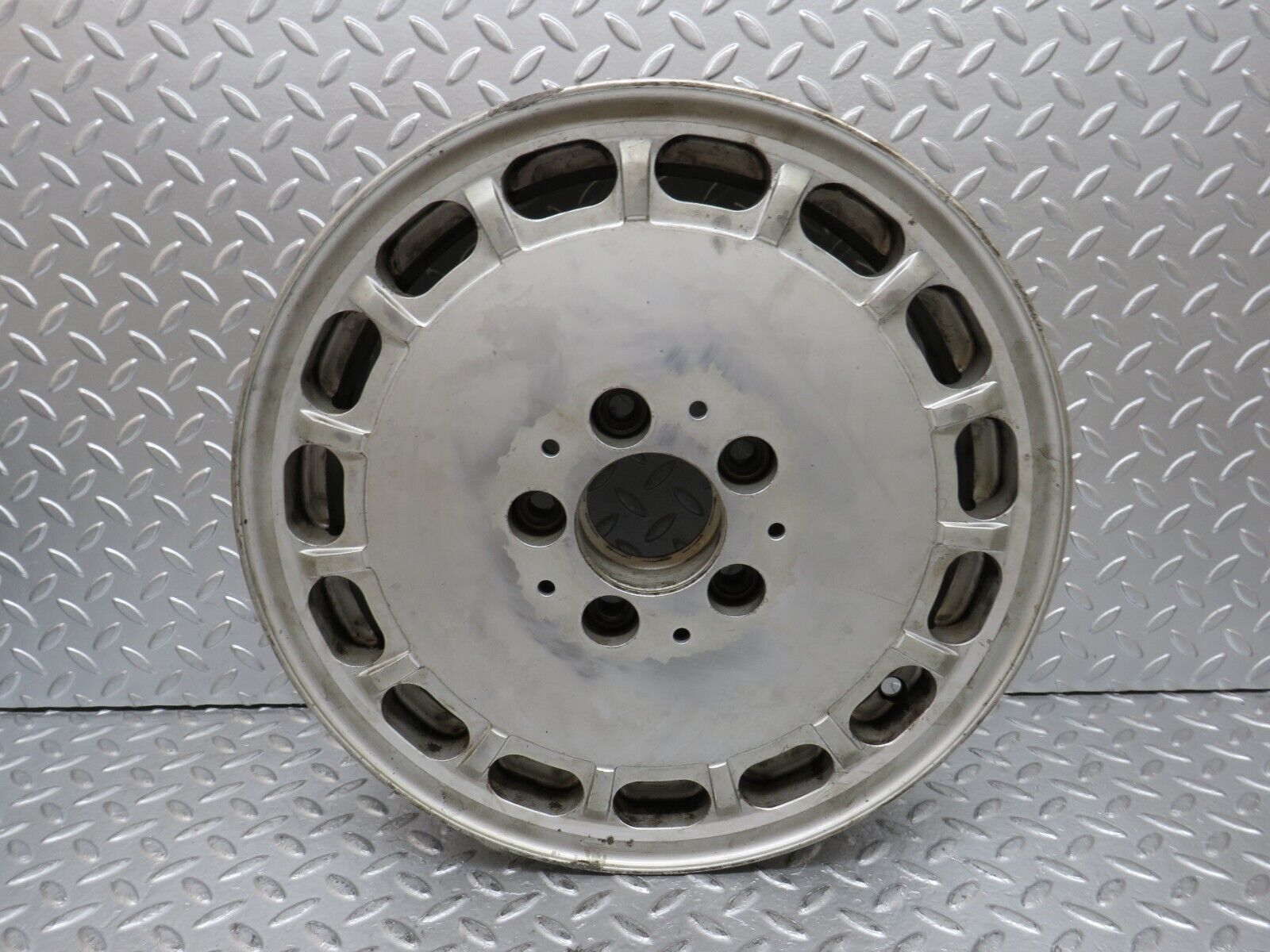 29611 Mercedes-Benz W124 230E Alloy Wheel 6.5Jx15H2 ET49 1244001802