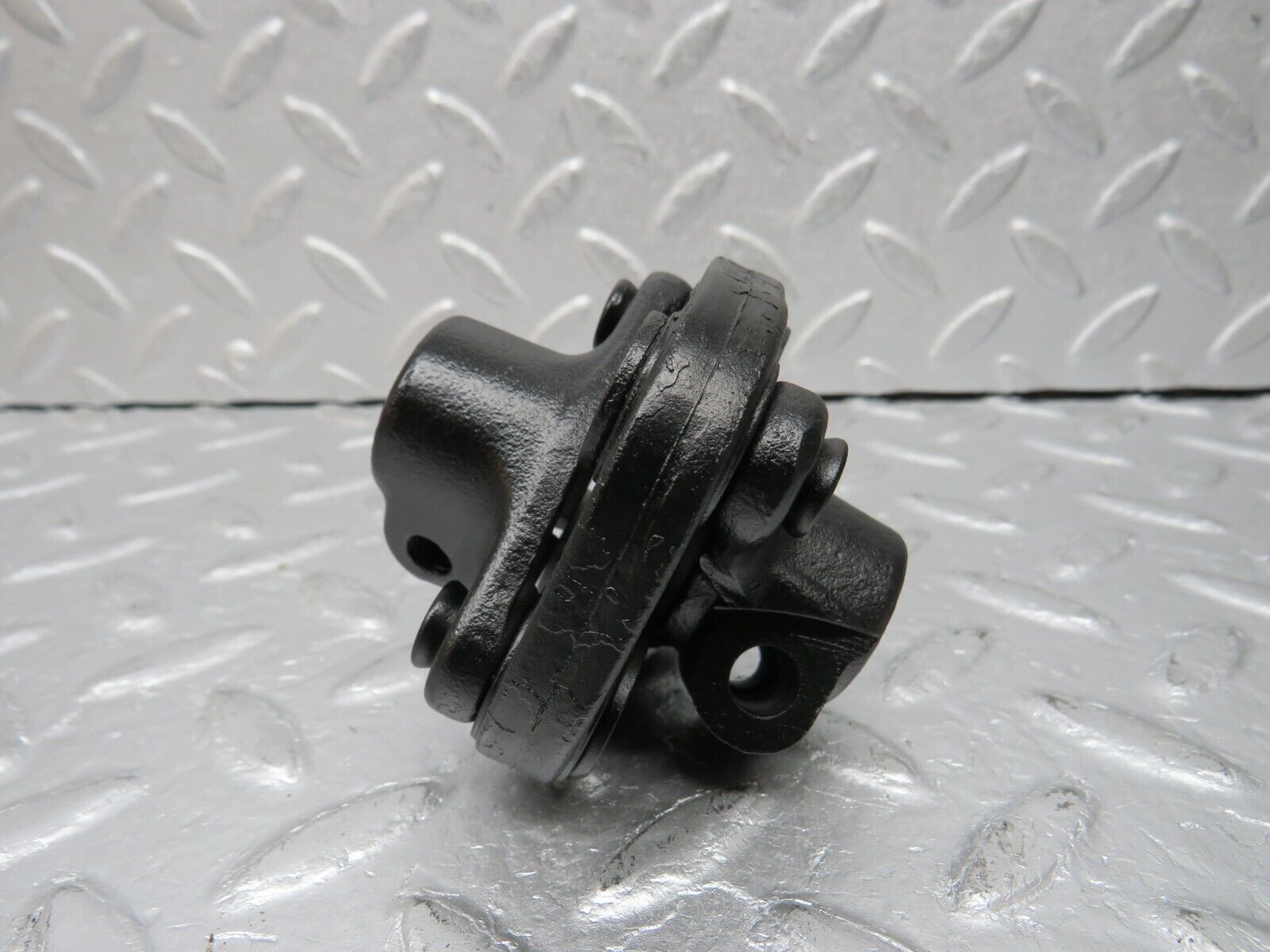 38065 Mercedes-Benz A124 320E Cabriolet Steering Column Lower Shaft 1264620146