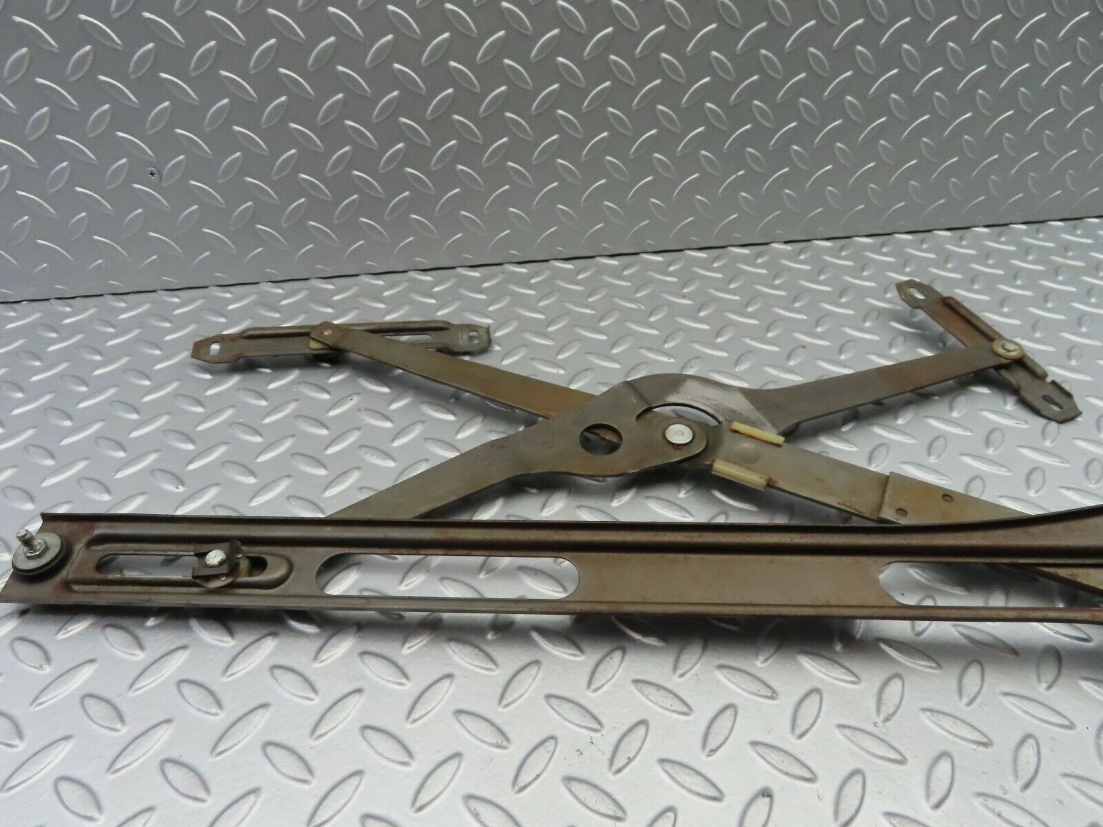 7168 Mercedes-Benz C107 350SLC Coupe Front Left Power Window Regulator