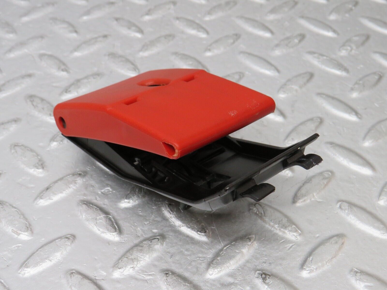 37921 Mercedes-Benz A124 320E Cabriolet Hood Opener Bonnet Opener Release