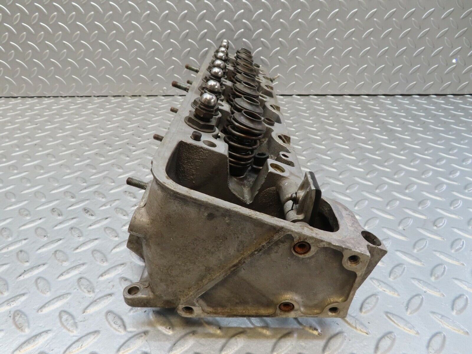 16532 Mercedes-Benz C107 350SLC Coupe Cylinder Head Right Side 1160161901