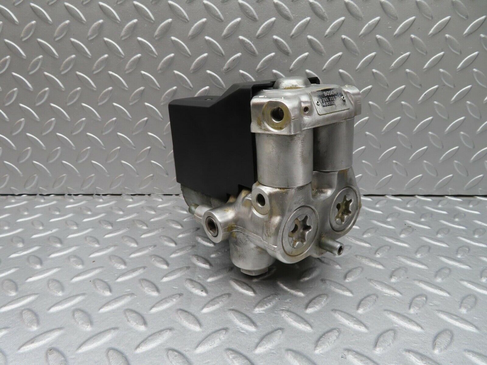 11902 Mercedes-Benz R129 300SL Coupe ABS Brake Pump Bosch 0265200043