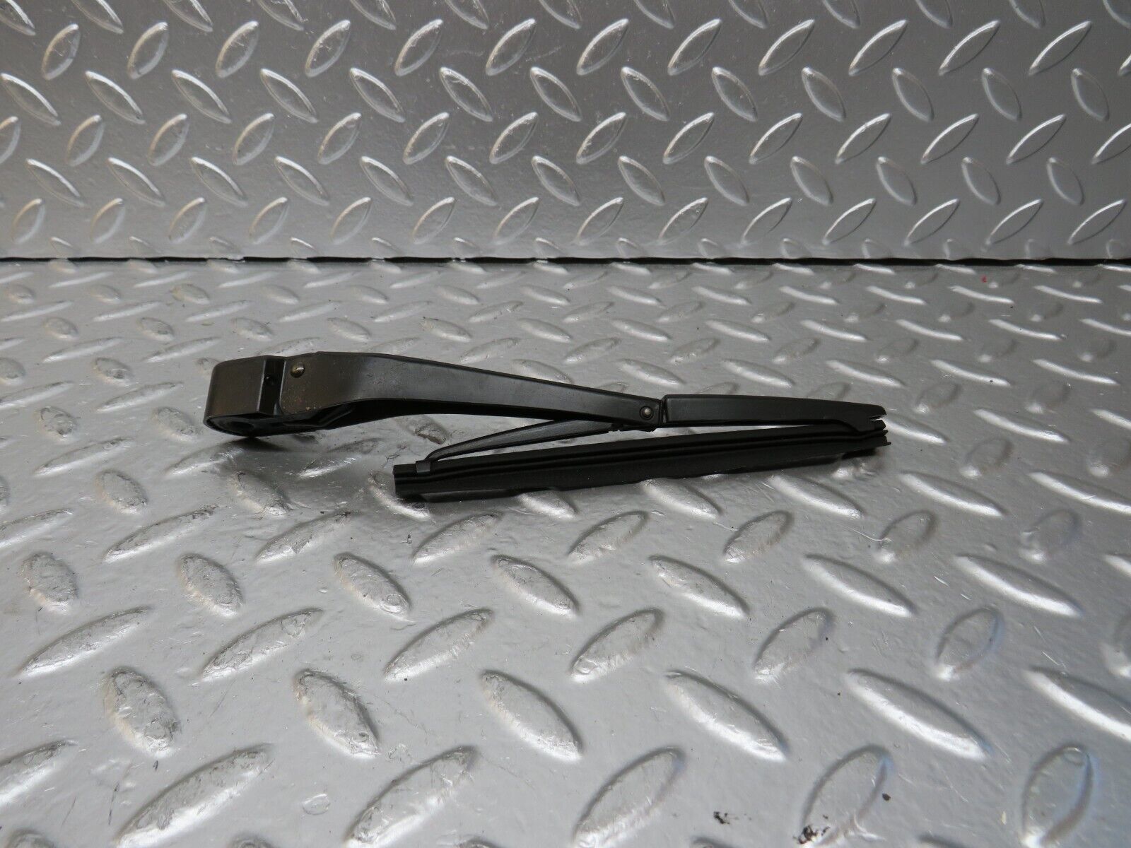 25008 Mercedes-Benz W140 S320 Headlight Wiper Arm Left Bosch