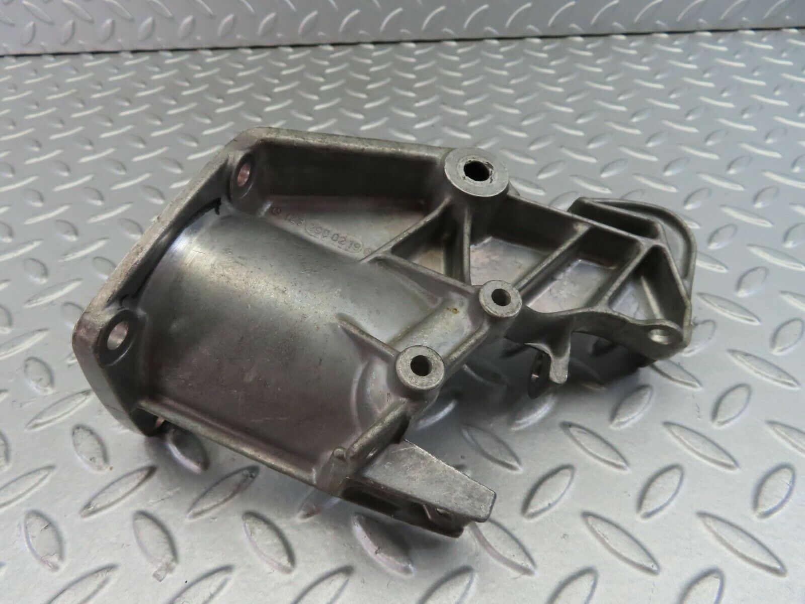 7674 Mercedes-Benz S123 230TE Wagon Brake Pedal Bracket Support 1232900219