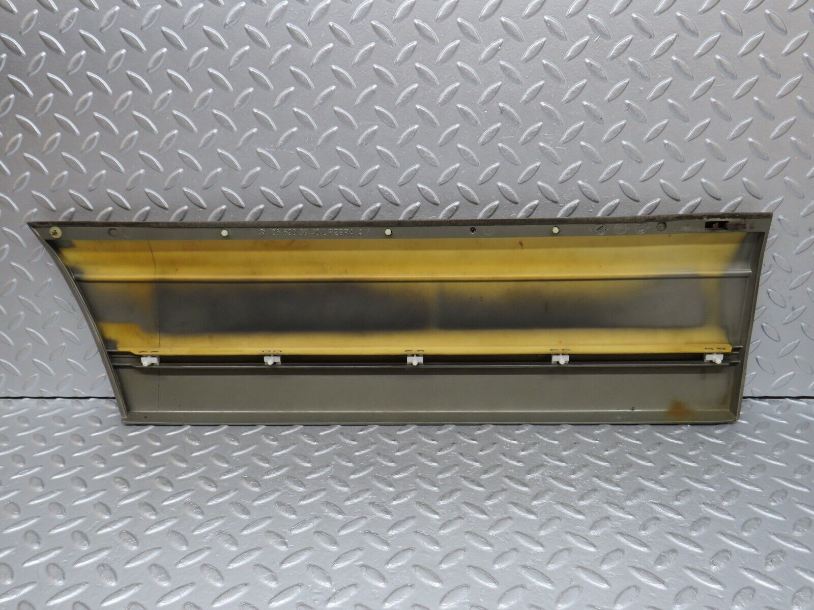 35966 Mercedes-Benz W126 420SE Rear Left Door Moulding Trim 1266903940