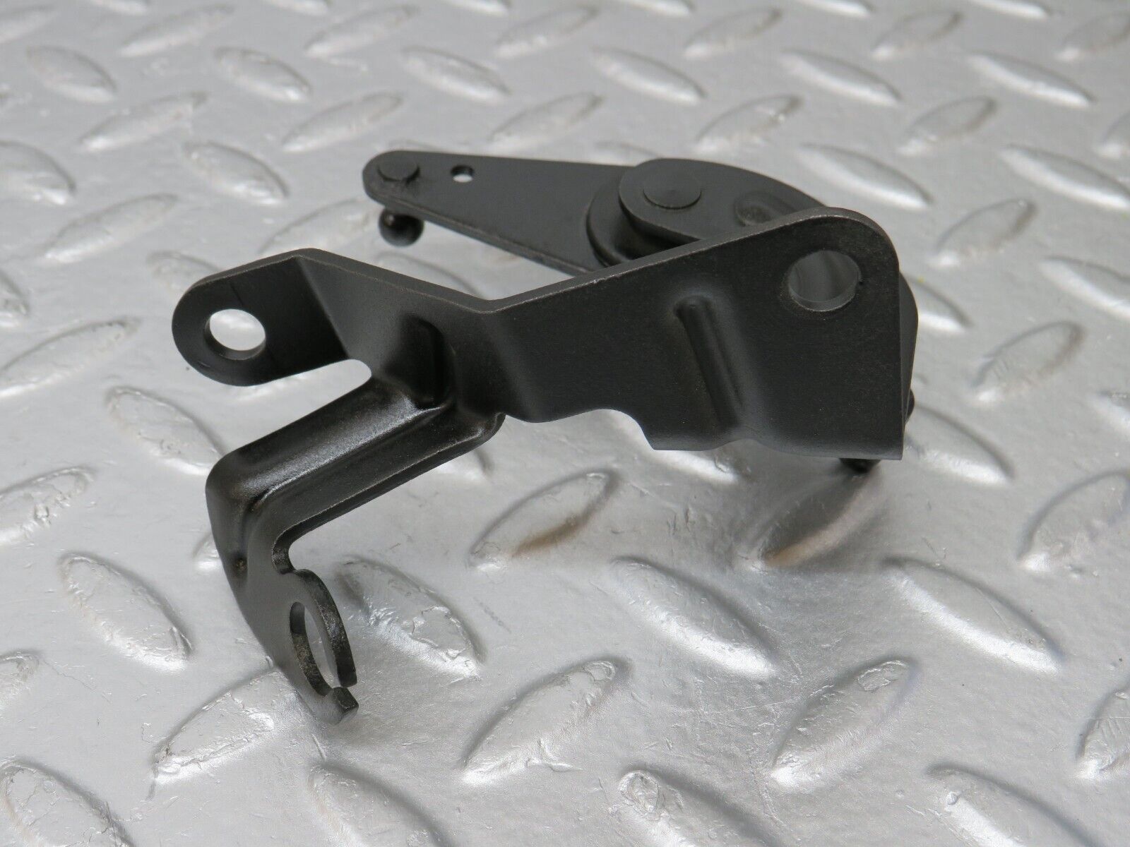 34586 Mercedes-Benz C126 380SEC Coupe Throttle Linkage