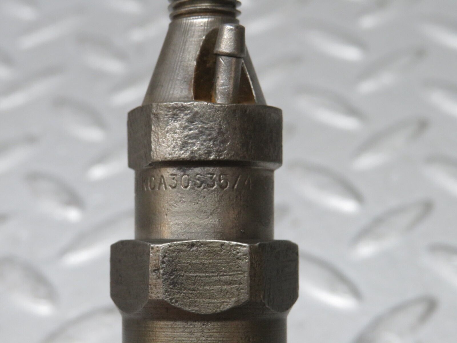 32904 Mercedes-Benz W123 300D Fuel Injector Bosch KCA30S35/4