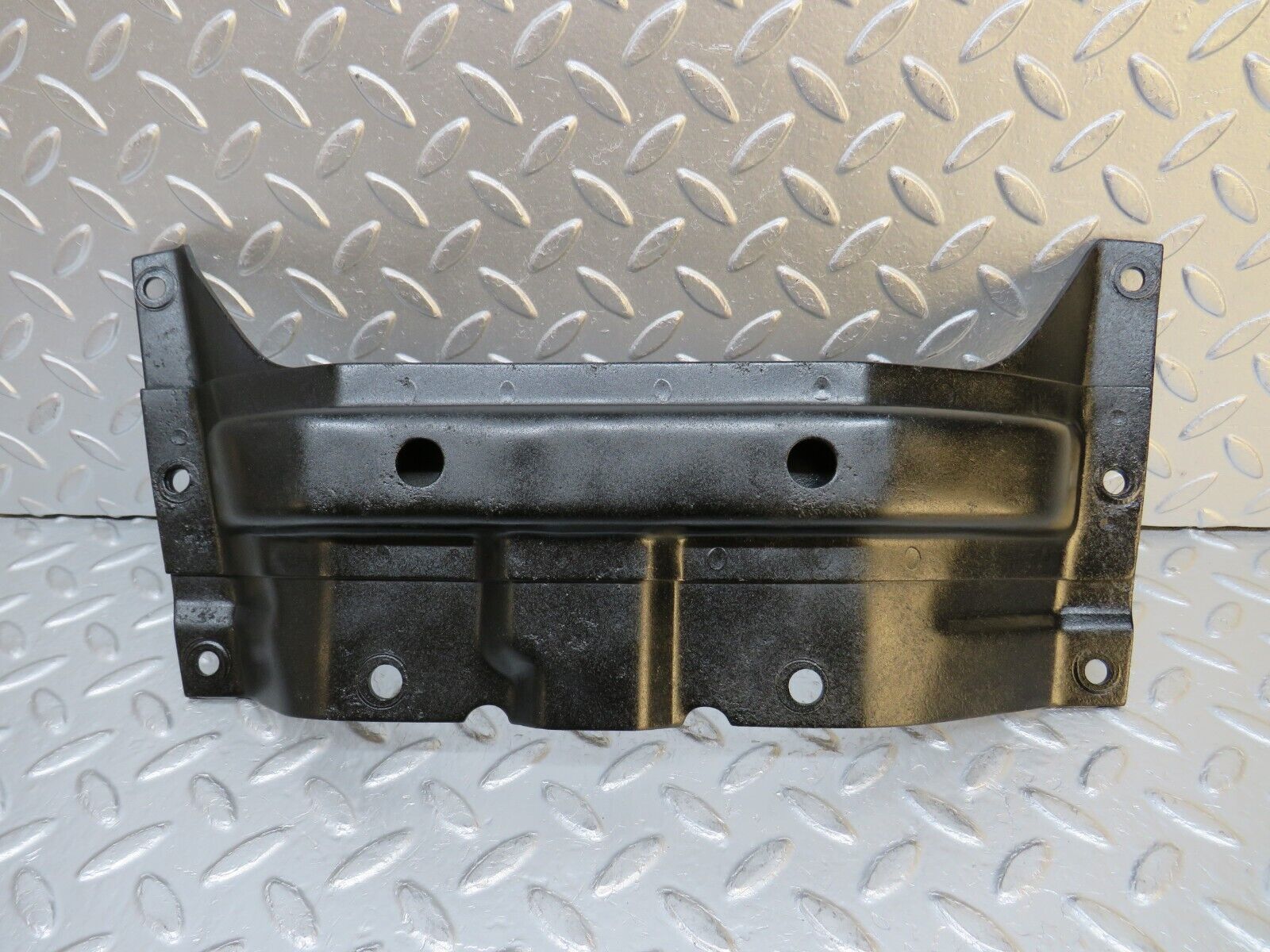 32240 Mercedes-Benz C107 350SLC Coupe Gearbox Mount Bracket