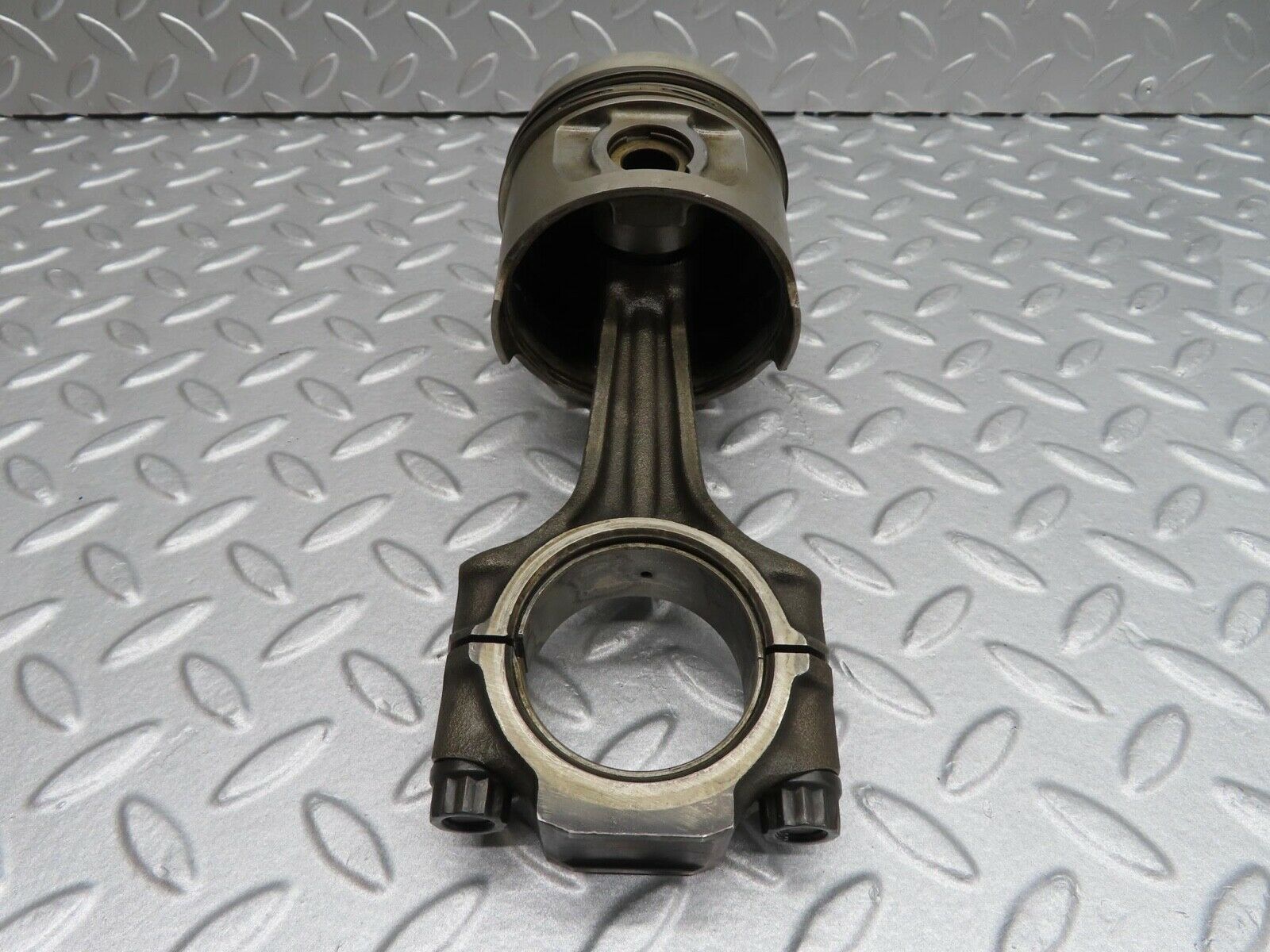 15981 Mercedes-Benz W123 280E Piston With Connecting Rod 85.975 mm