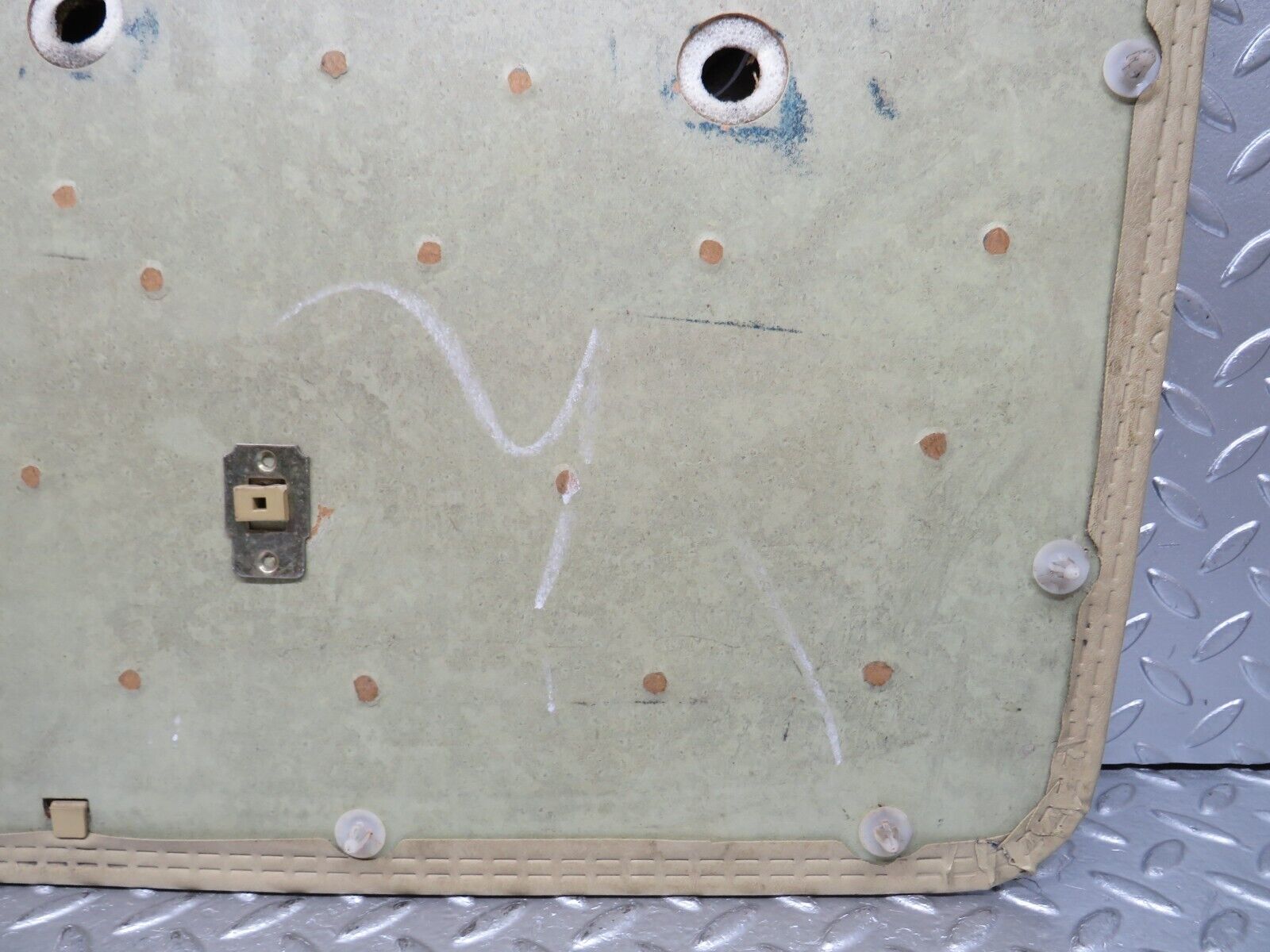 29616 Mercedes-Benz W123 230E Front Left Door Card Beige