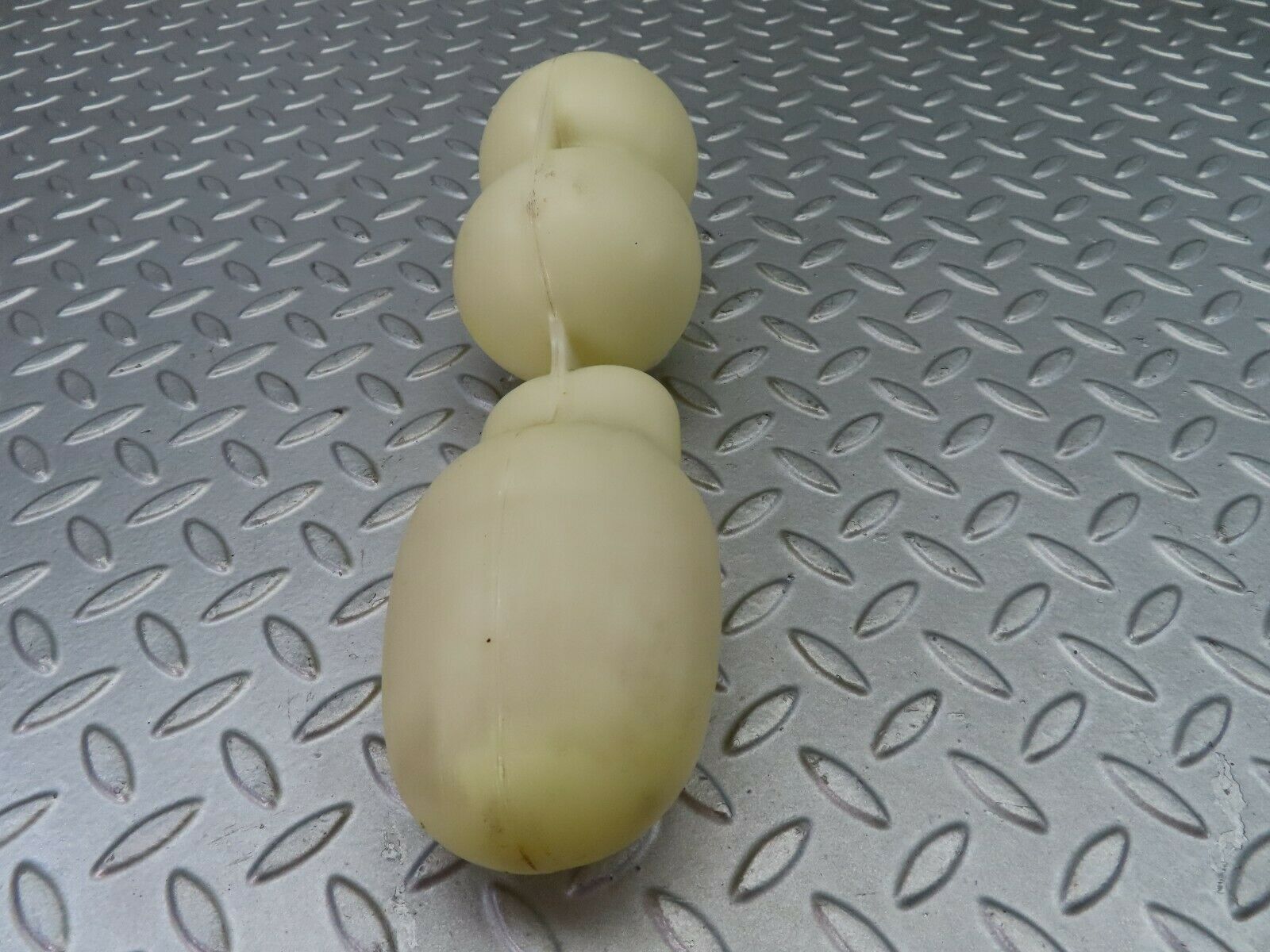 7433 Mercedes-Benz W116 450SE Vacuum Reservoir