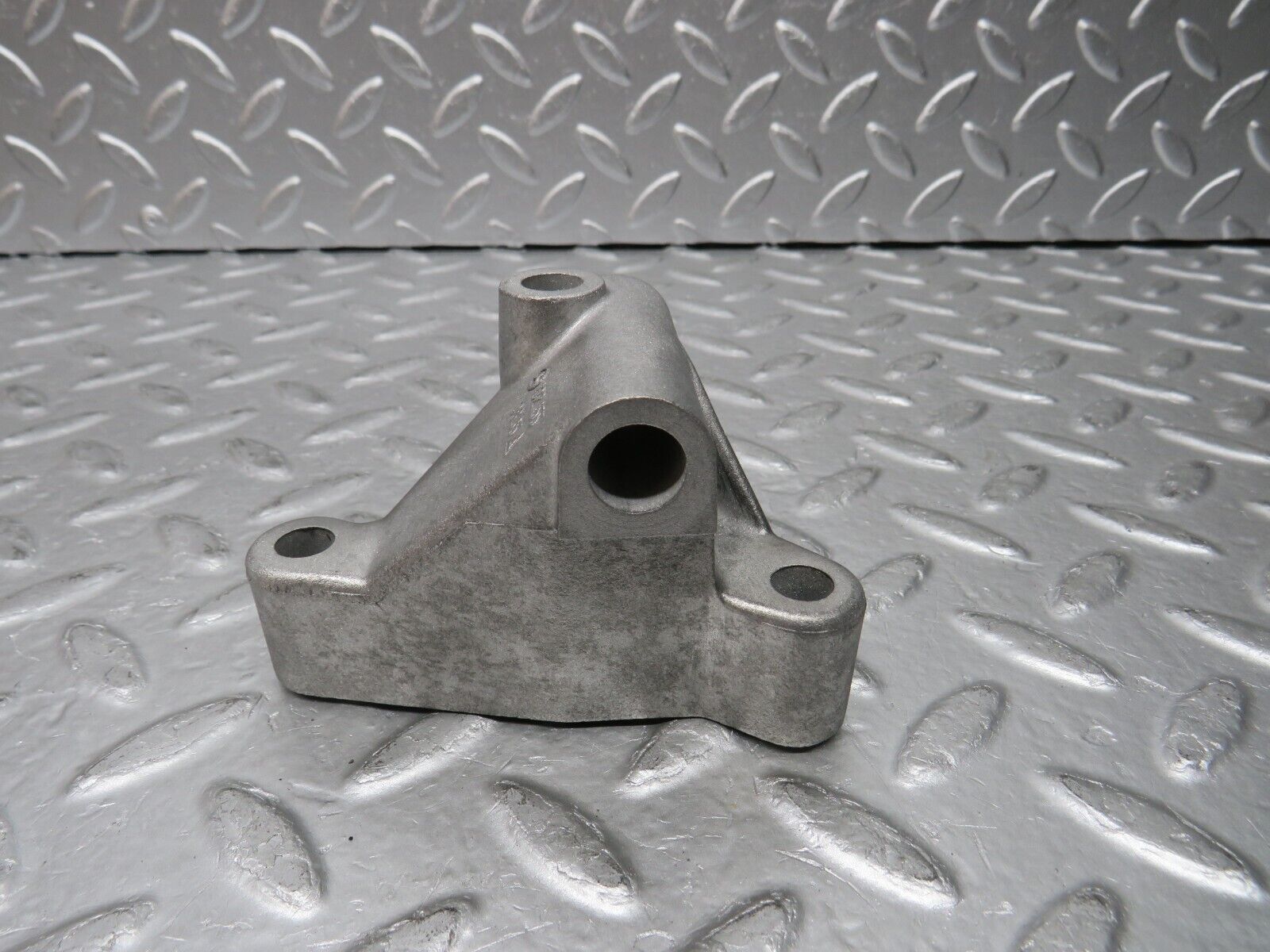 29414 Mercedes-Benz W124 230E Alternator Generator Support 1021550835