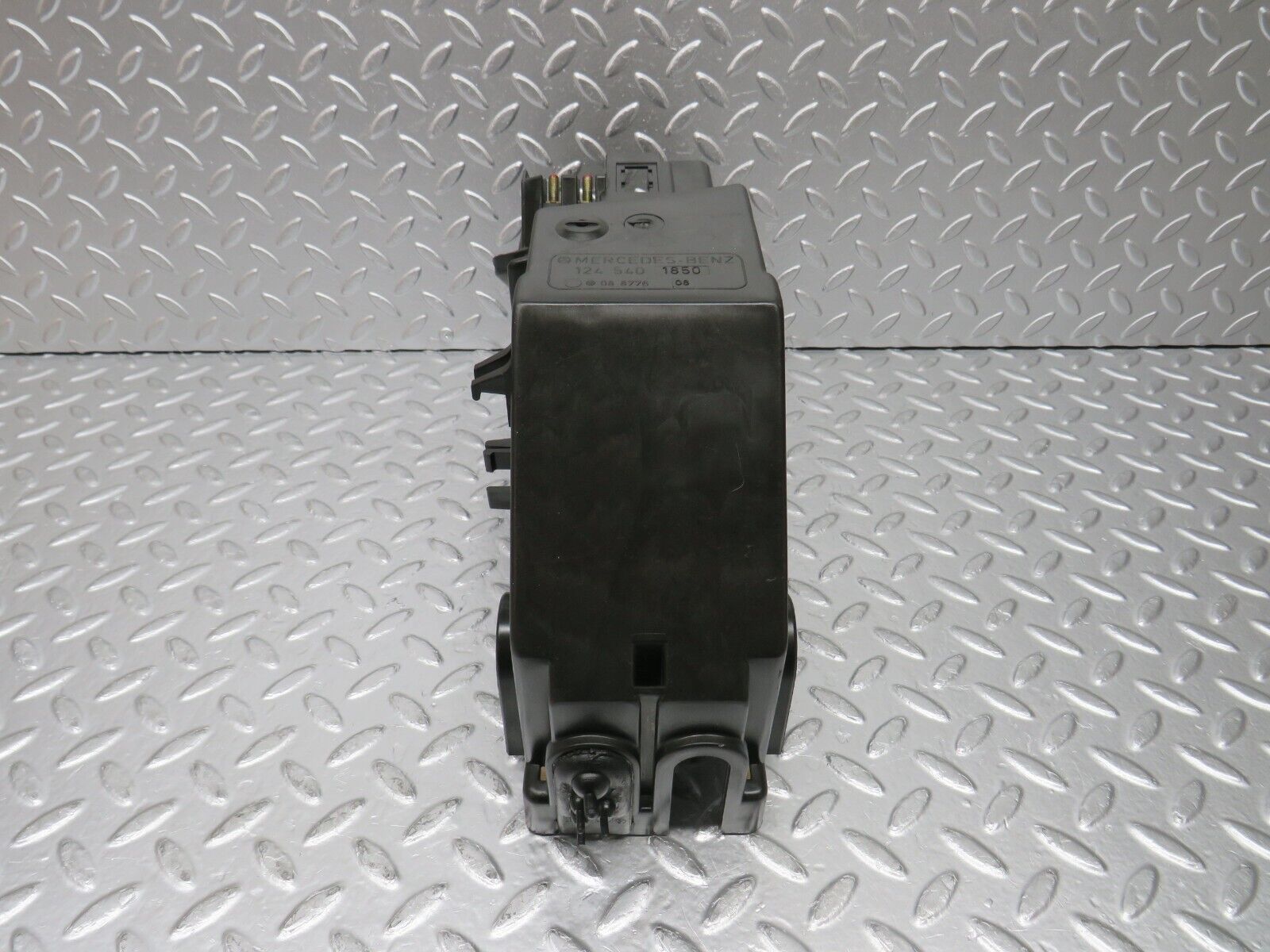 30410 Mercedes-Benz W124 230E Fuse Box 1245401850