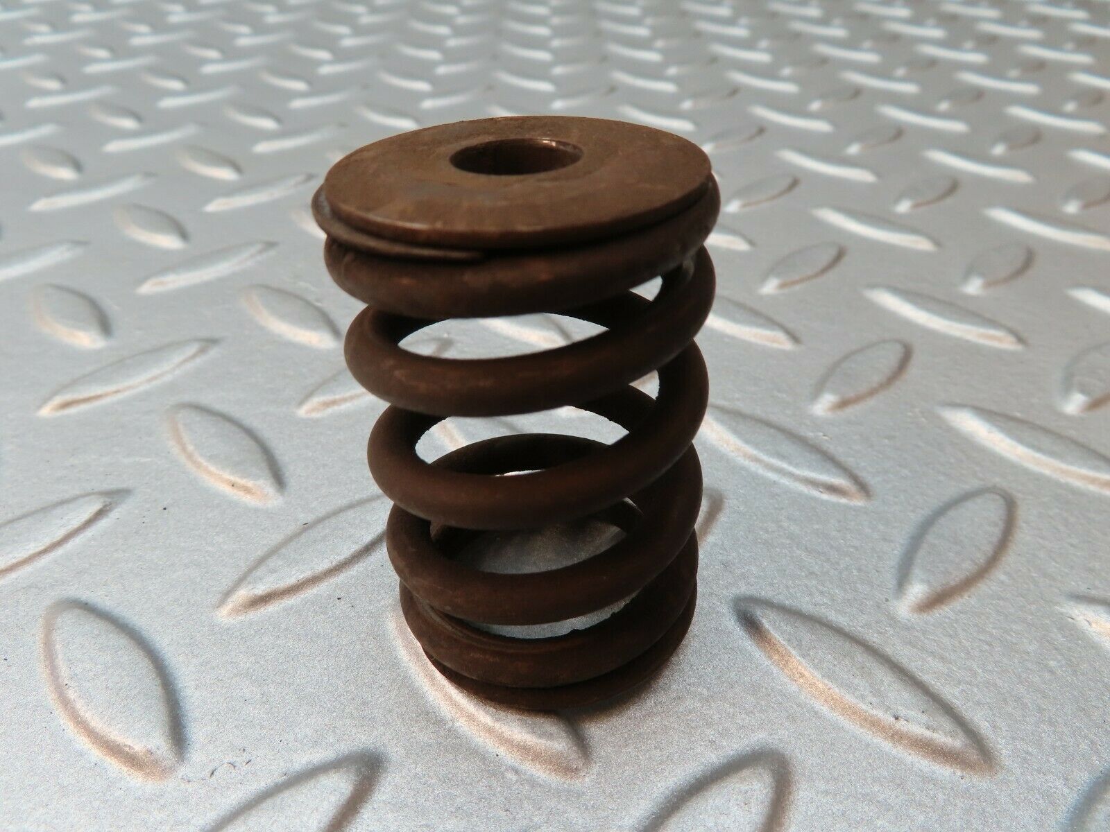 4014 Mercedes-Benz S123 200T Wagon Engine Valve Spring