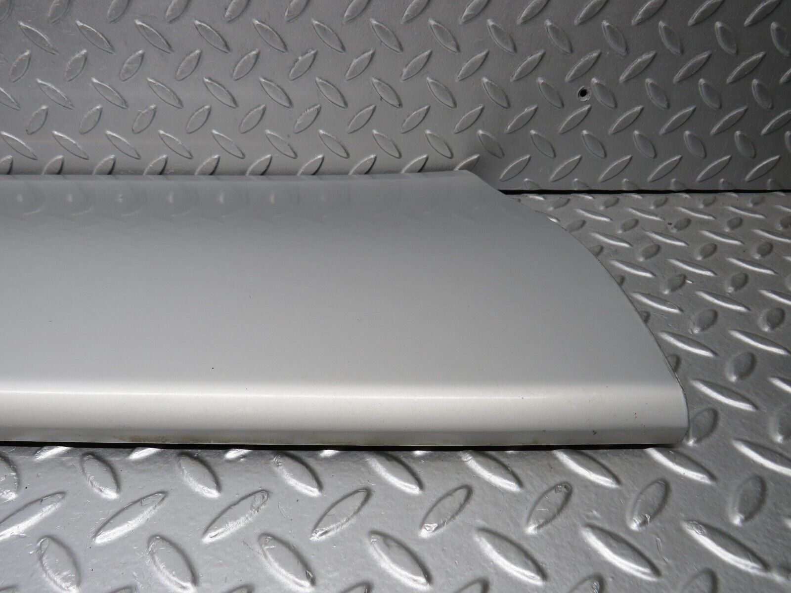 39381 Mercedes-Benz R129 320SL Coupe Right Door Lower Moulding Trim 1296902240