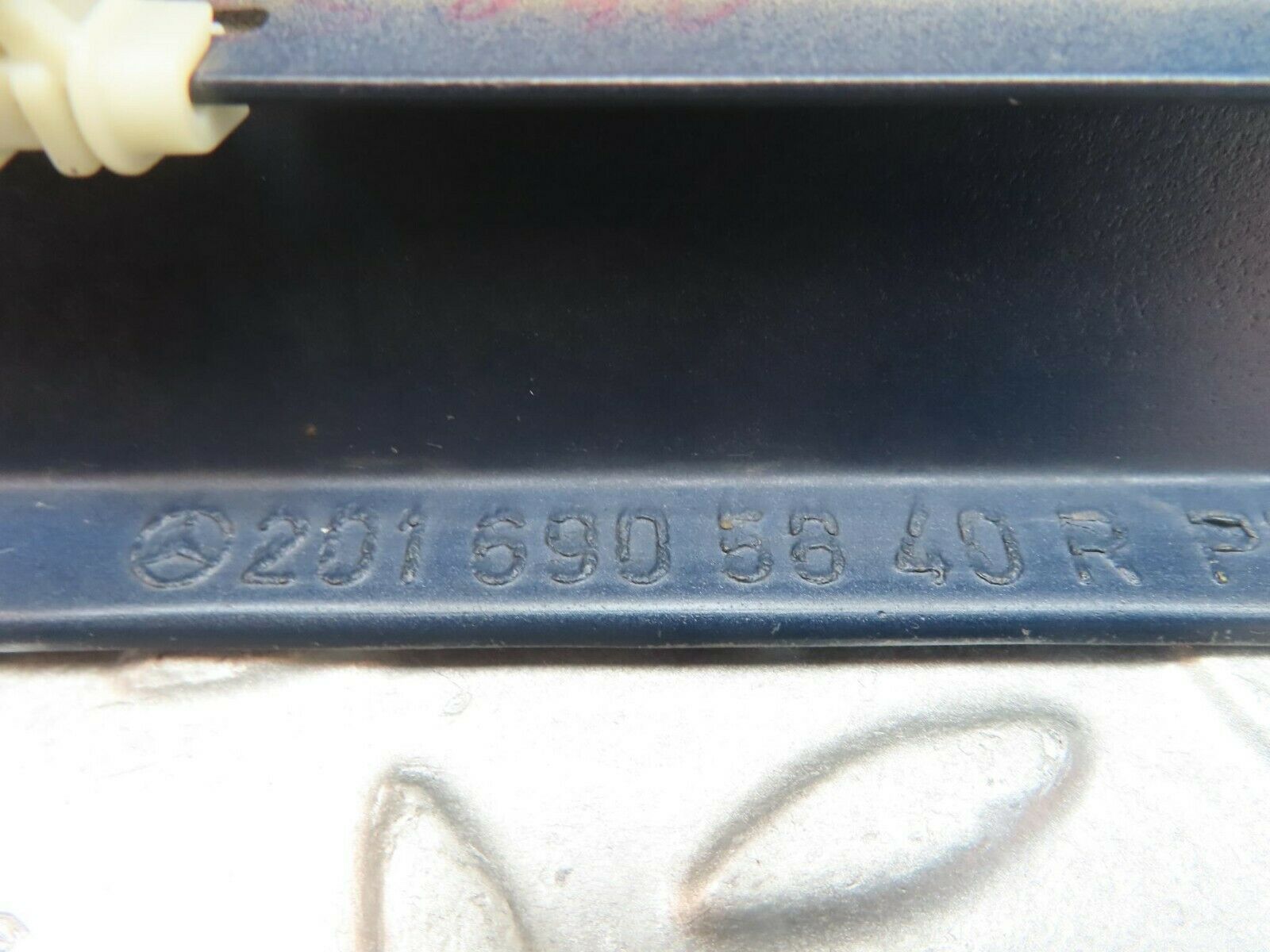 10541 Mercedes-Benz W201 190E Rear Right Door Moulding Trim 2016905840