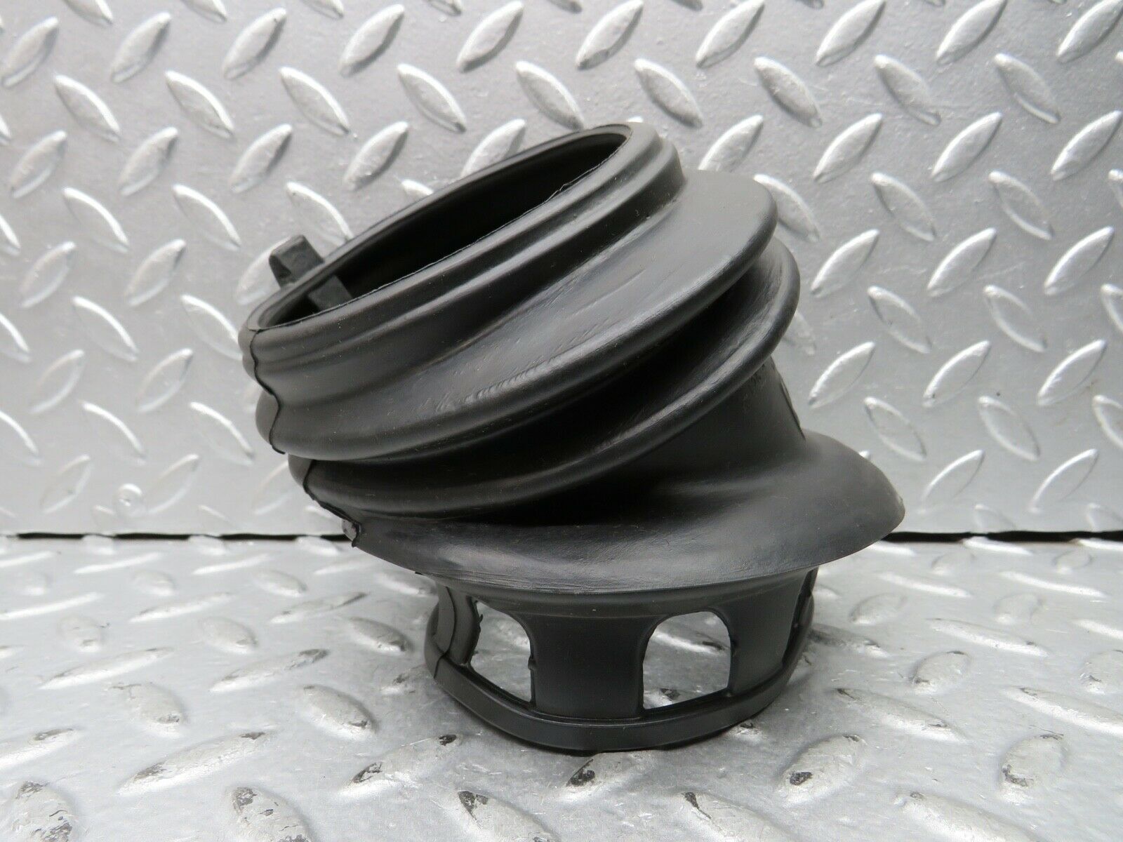 21761 Mercedes-Benz W126 300SE Fuse Box Rubber Grommet 1265450146