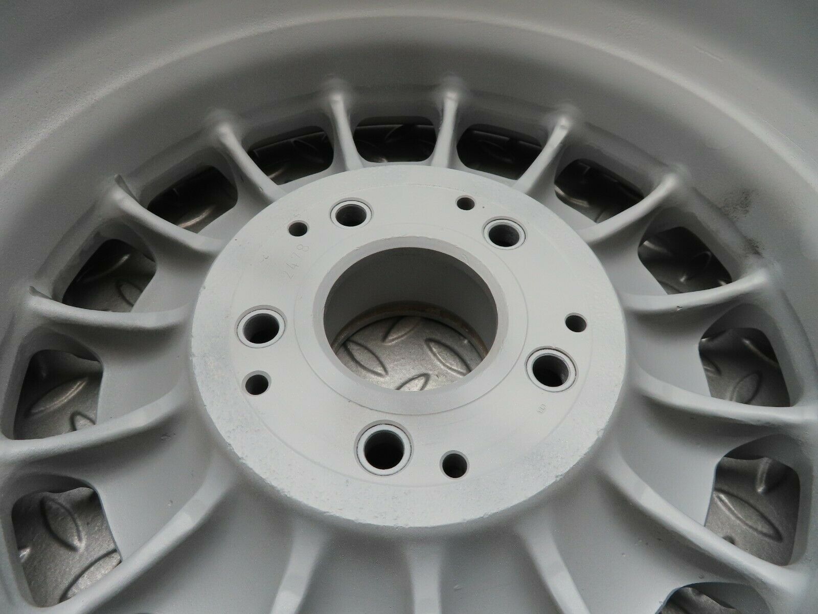 3853 Mercedes-Benz Alloy Wheel Mexican Hat 6Jx14H2 ET30 1084000902